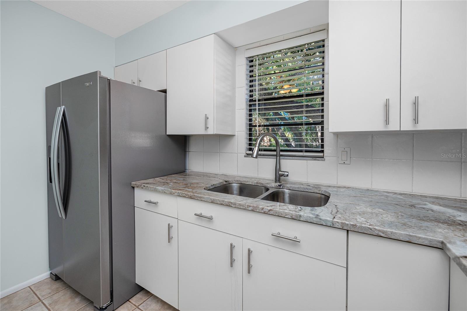 1303 S MOODY AVE — photo 12