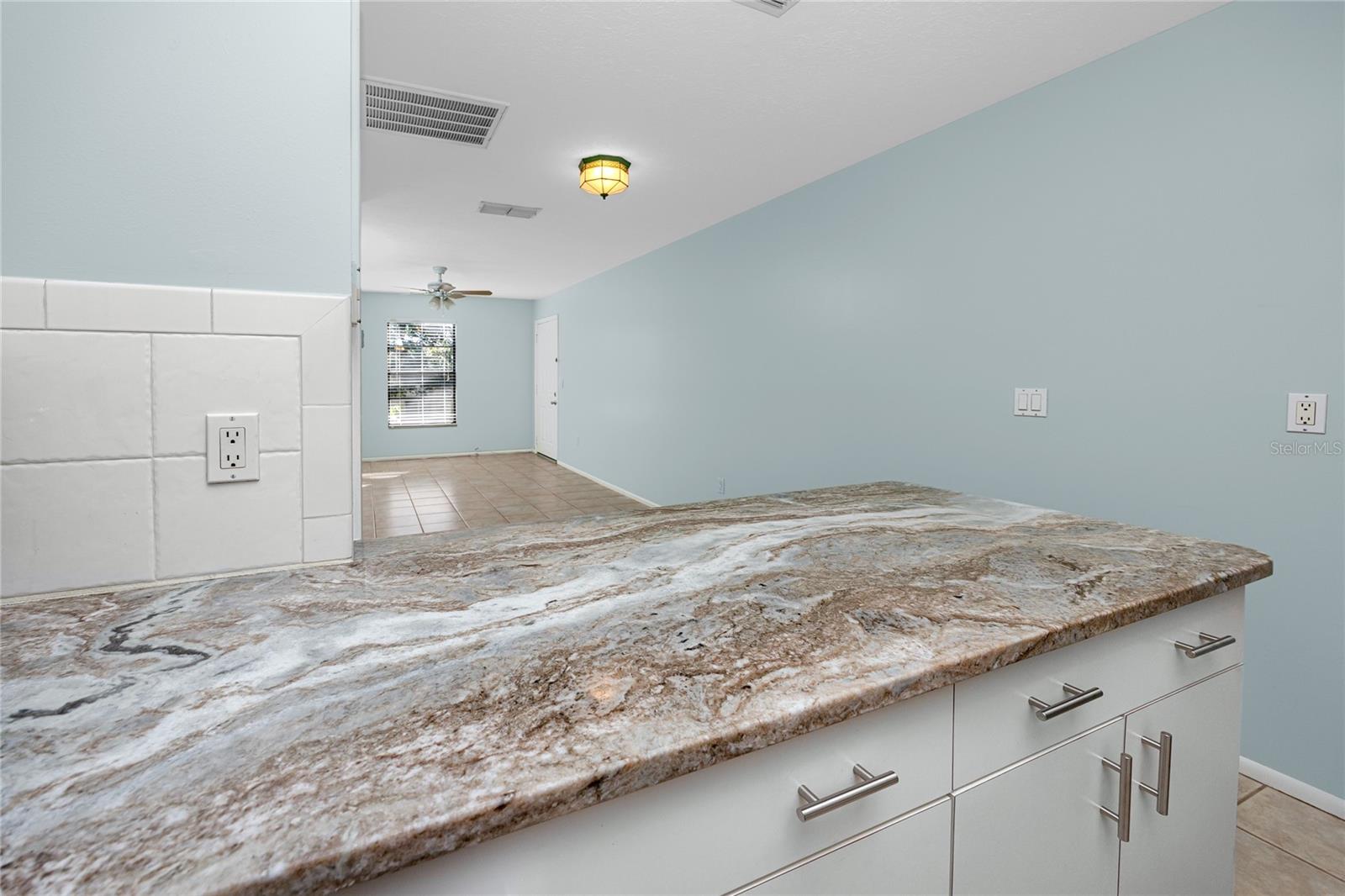 1303 S MOODY AVE — photo 24