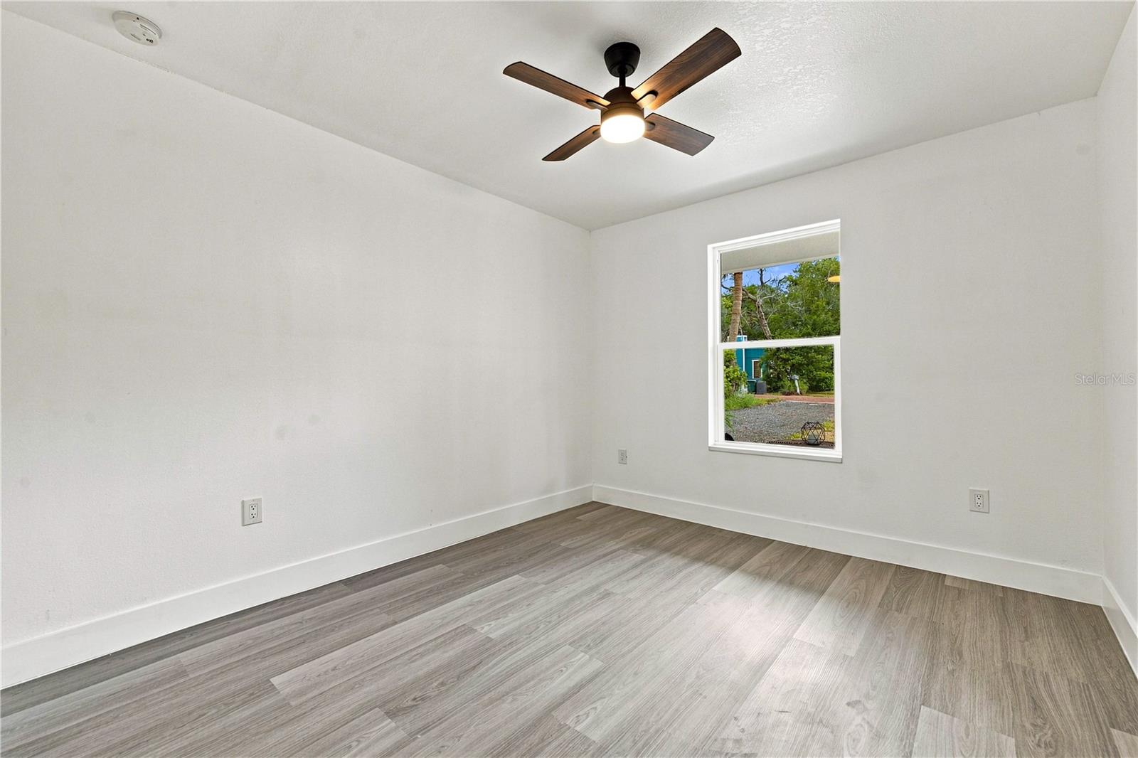 547 CYPRESS ST — photo 28