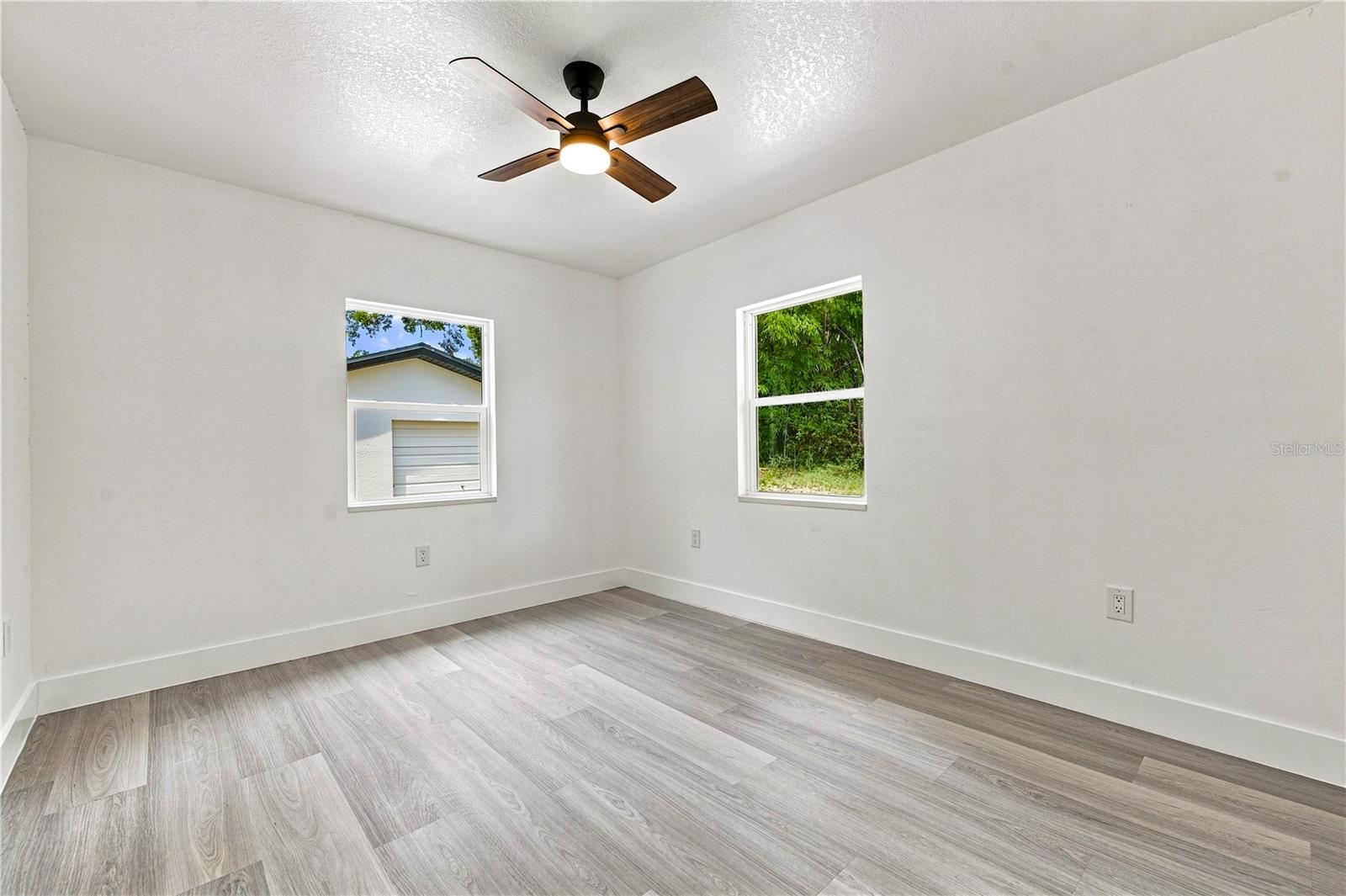 547 CYPRESS ST — photo 24