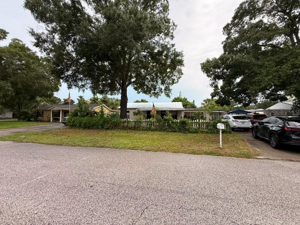 4203 S TRASK ST — photo 3