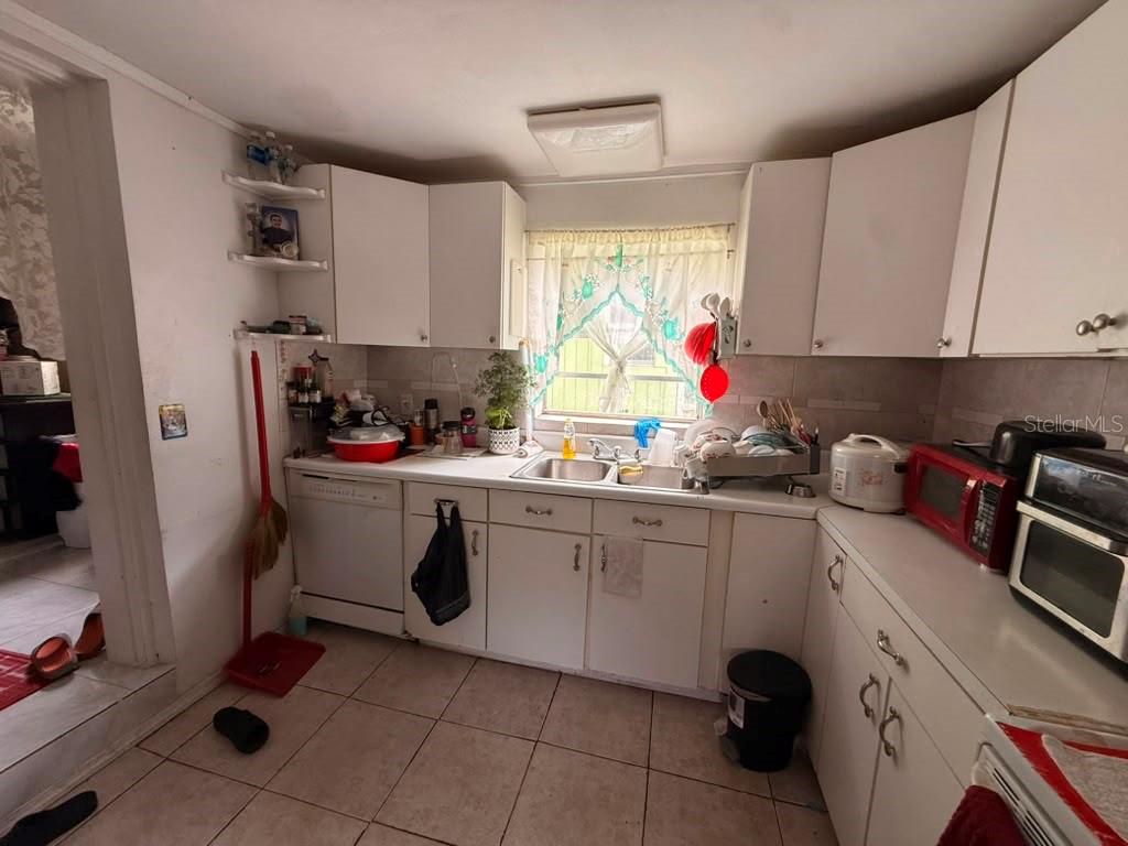4203 S TRASK ST — photo 11
