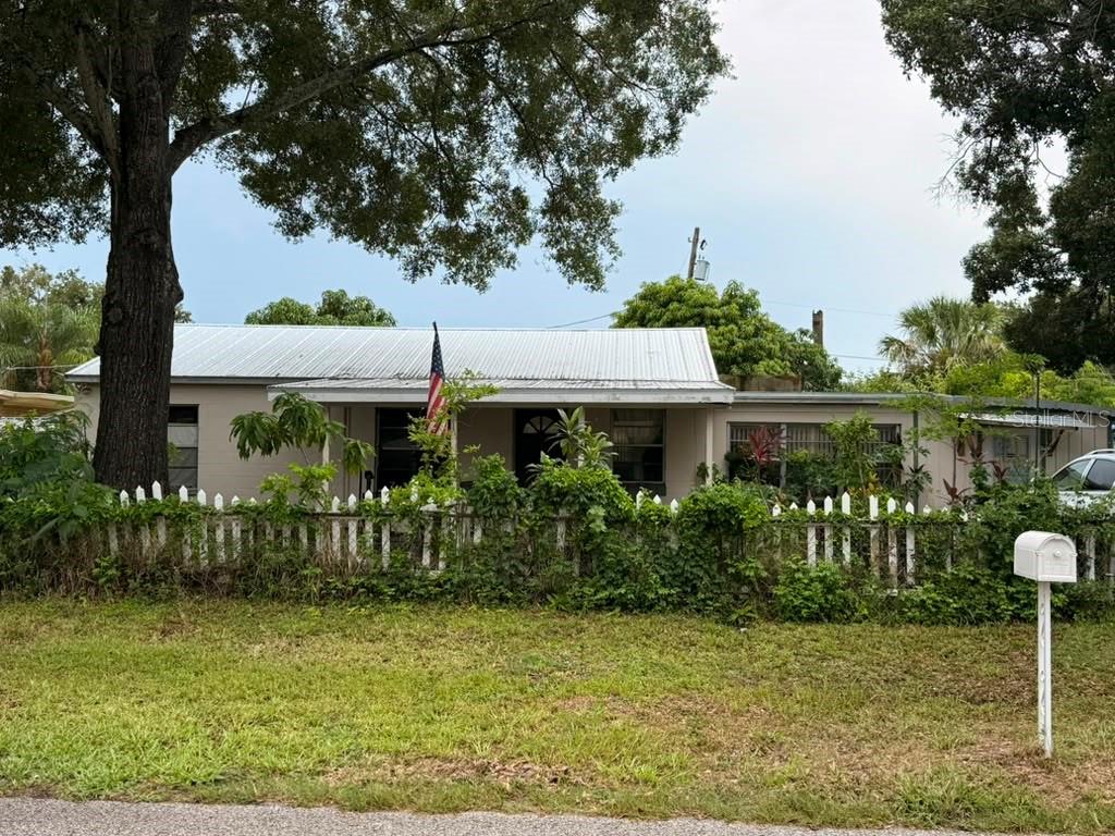 4203 S TRASK ST — photo 4