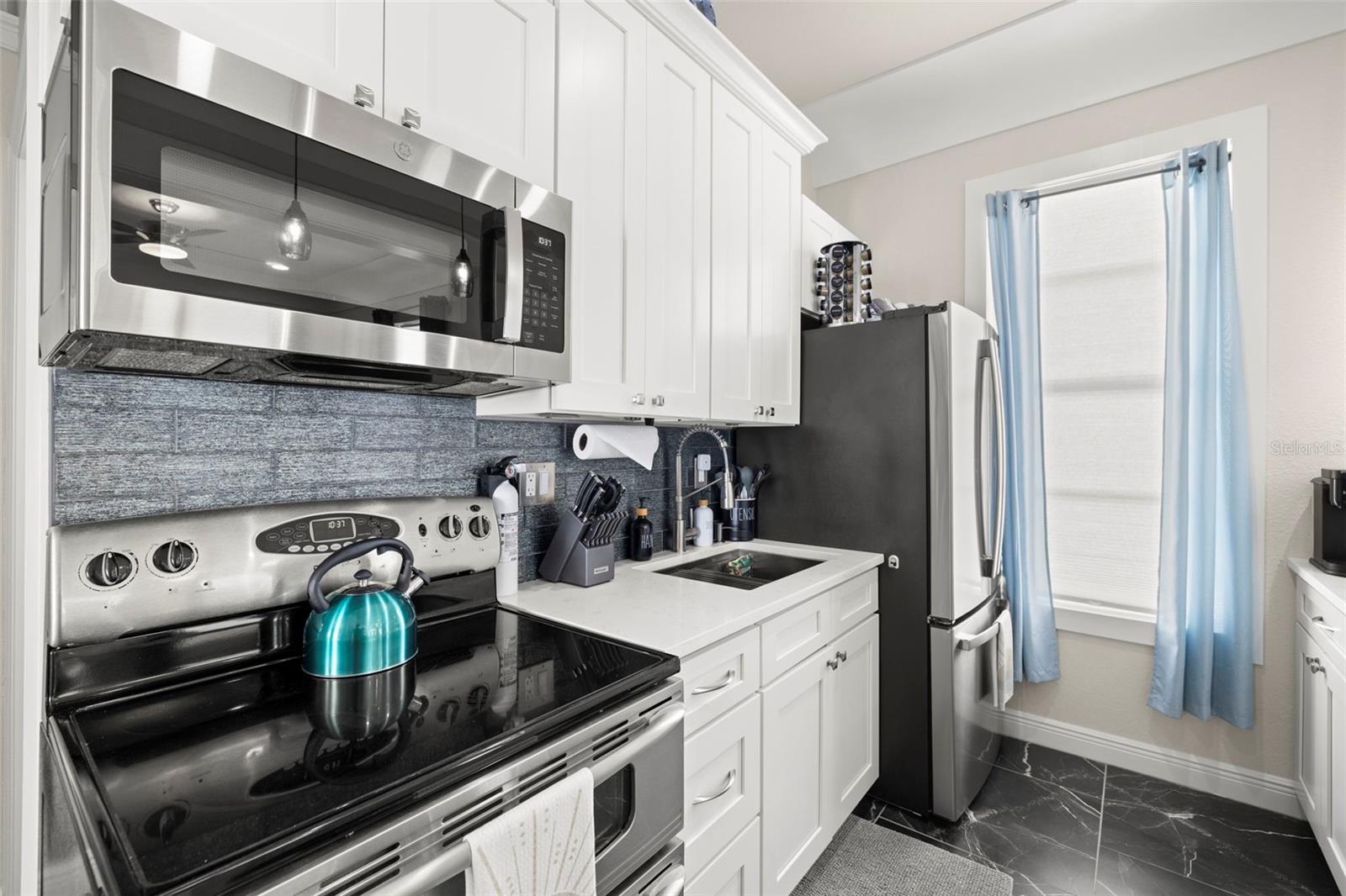 2526 W UNION ST — photo 14