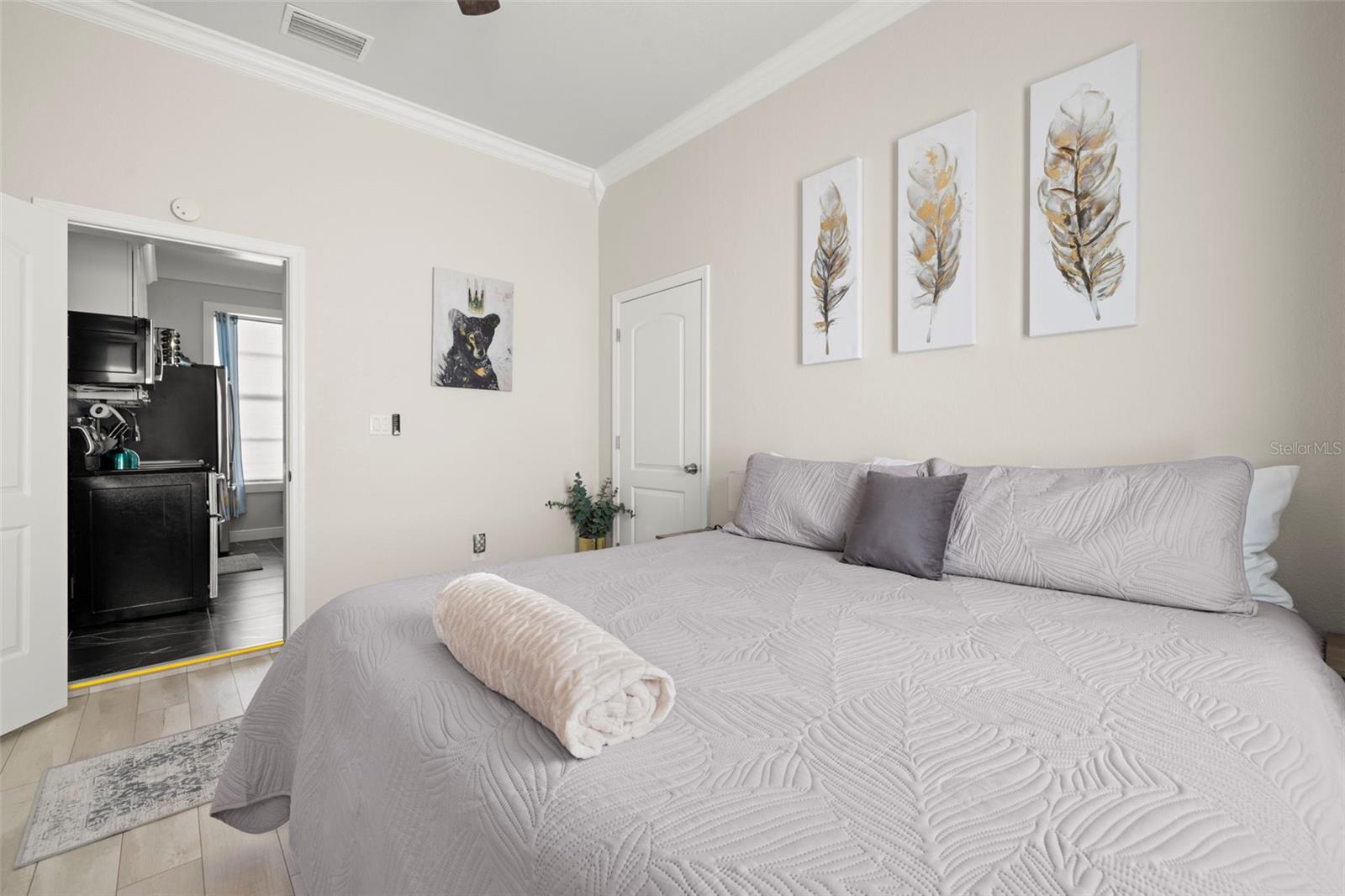 2526 W UNION ST — photo 11