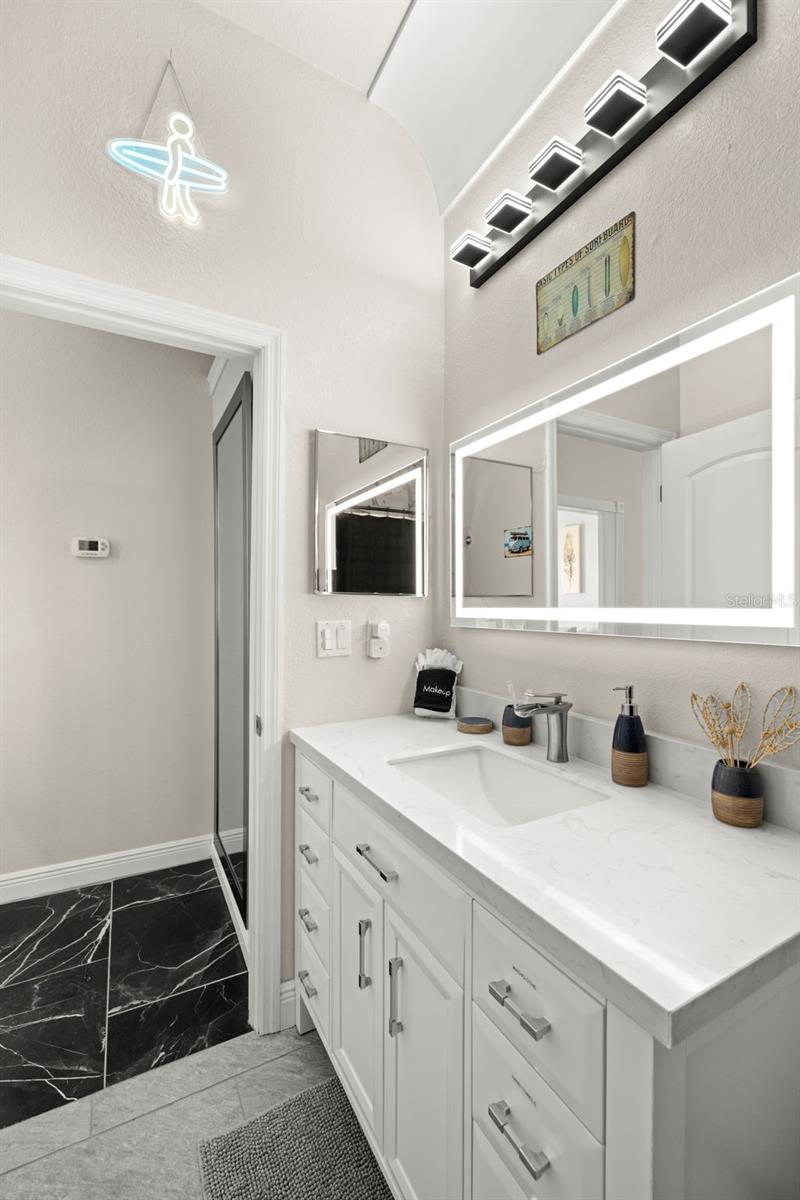 2526 W UNION ST — photo 13