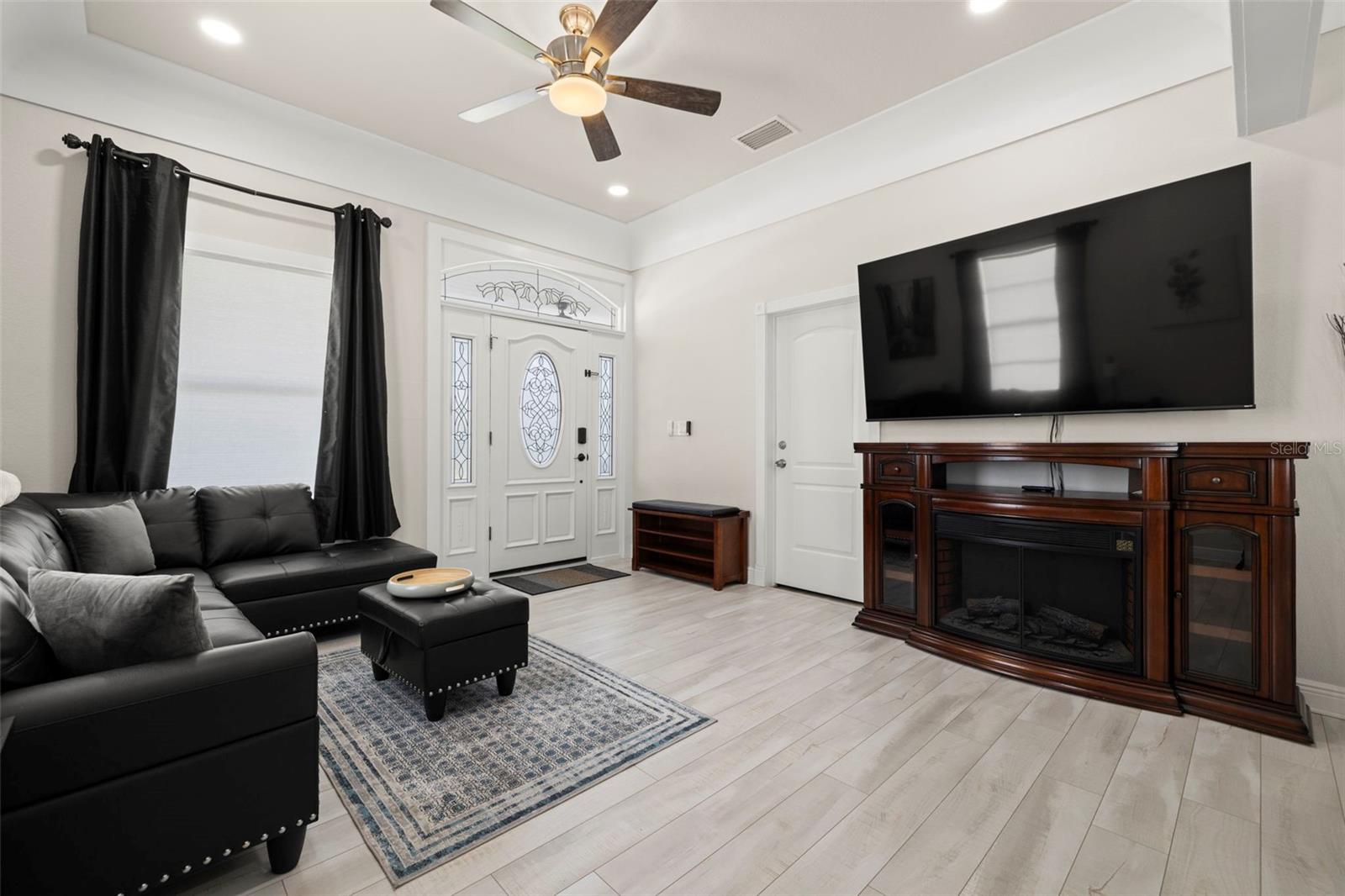 2526 W UNION ST — photo 15