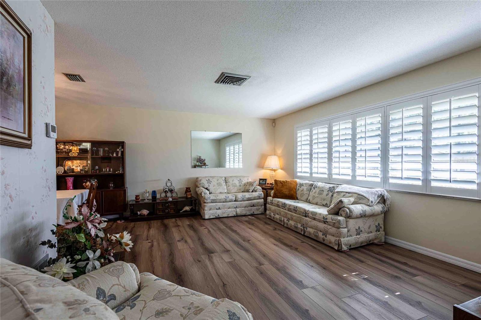 1830 OAK FOREST DR S — photo 5