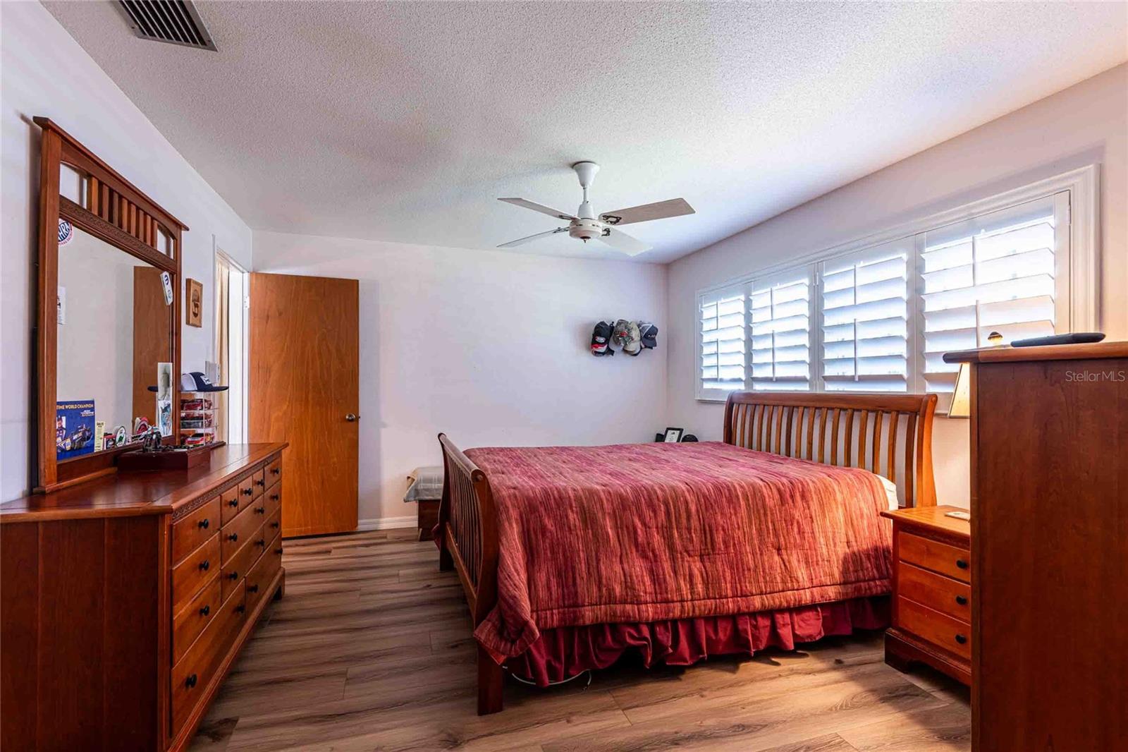 1830 OAK FOREST DR S — photo 25