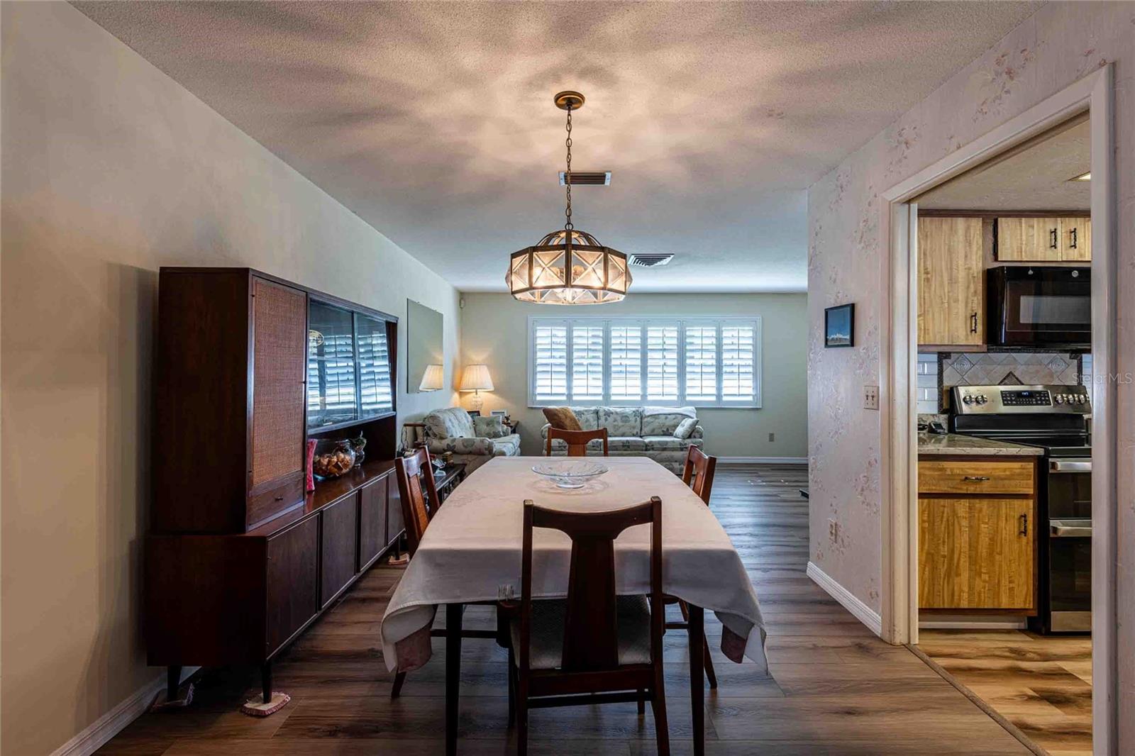 1830 OAK FOREST DR S — photo 11