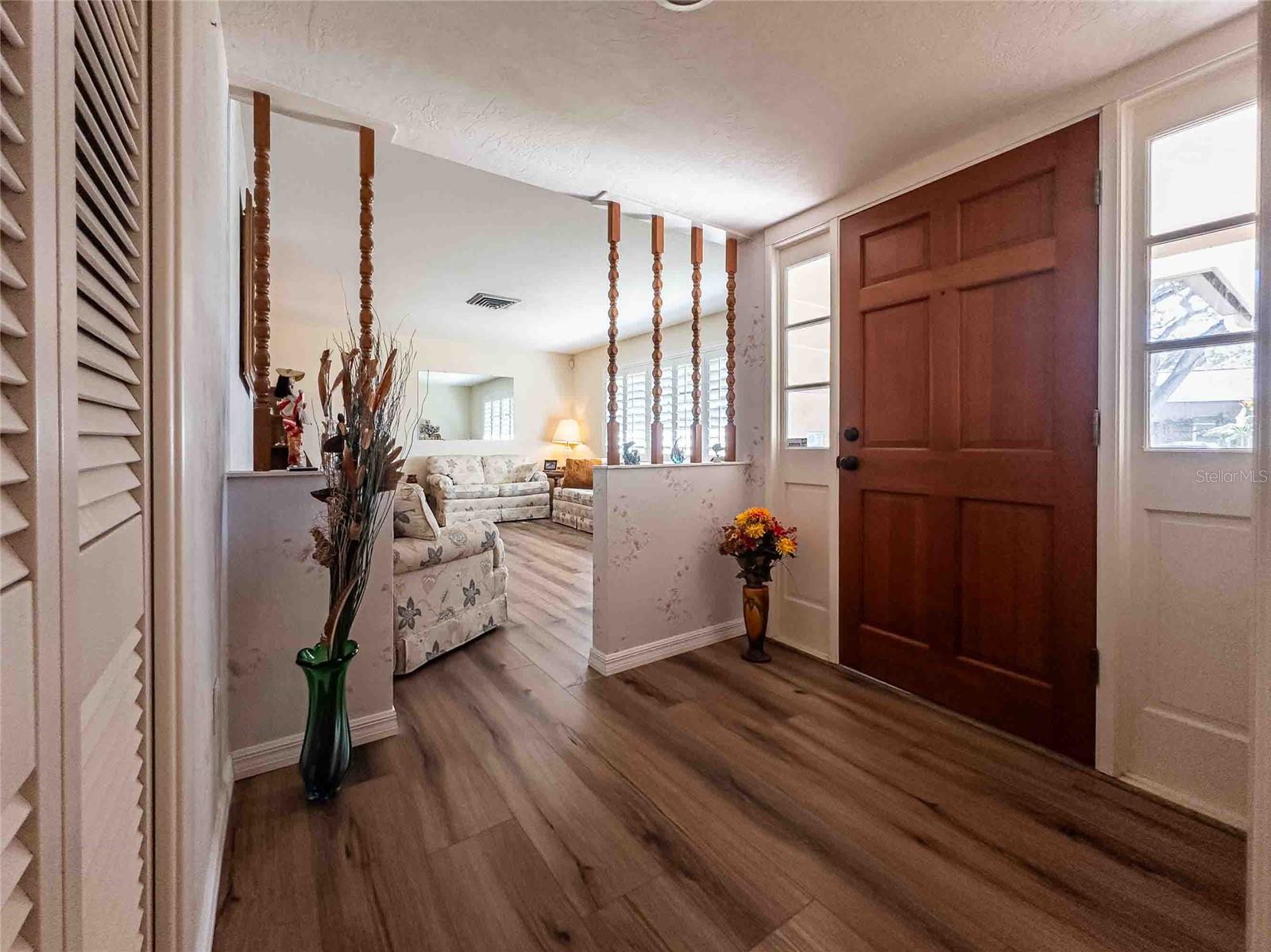 1830 OAK FOREST DR S — photo 4