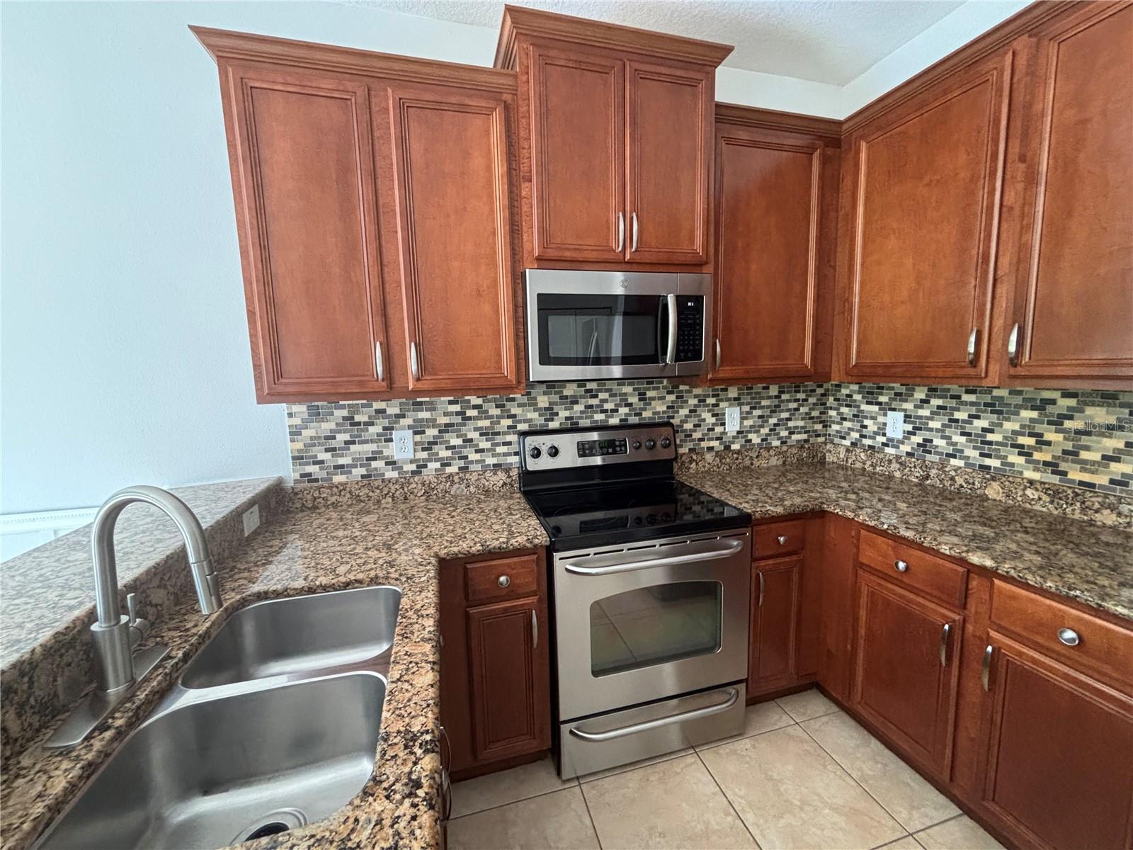 8524 SANDPIPER RIDGE AVE — photo 12