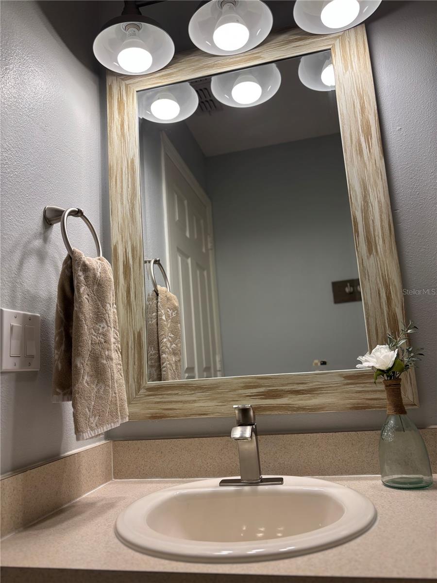 8524 SANDPIPER RIDGE AVE — photo 32