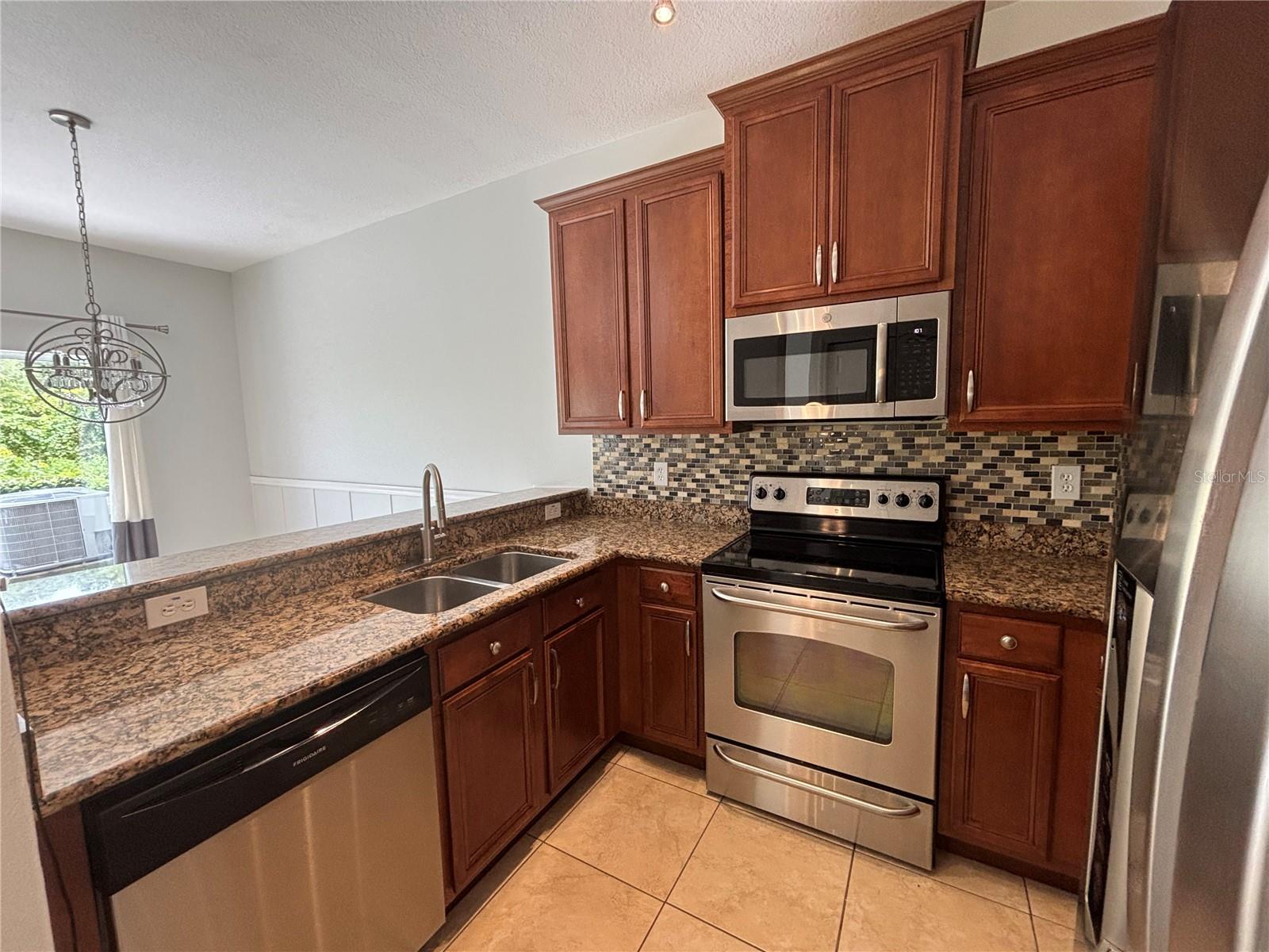 8524 SANDPIPER RIDGE AVE — photo 9