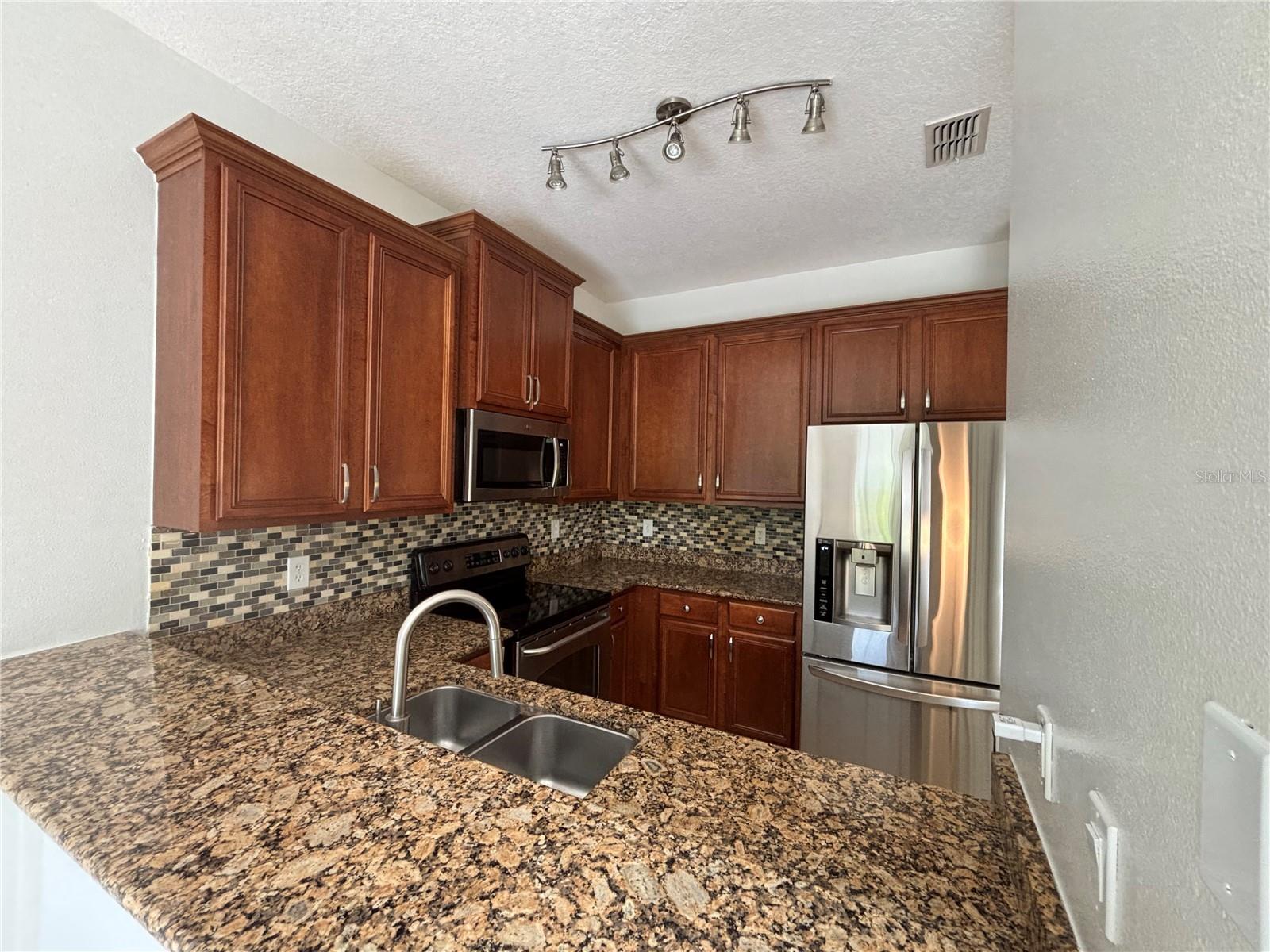 8524 SANDPIPER RIDGE AVE — photo 11
