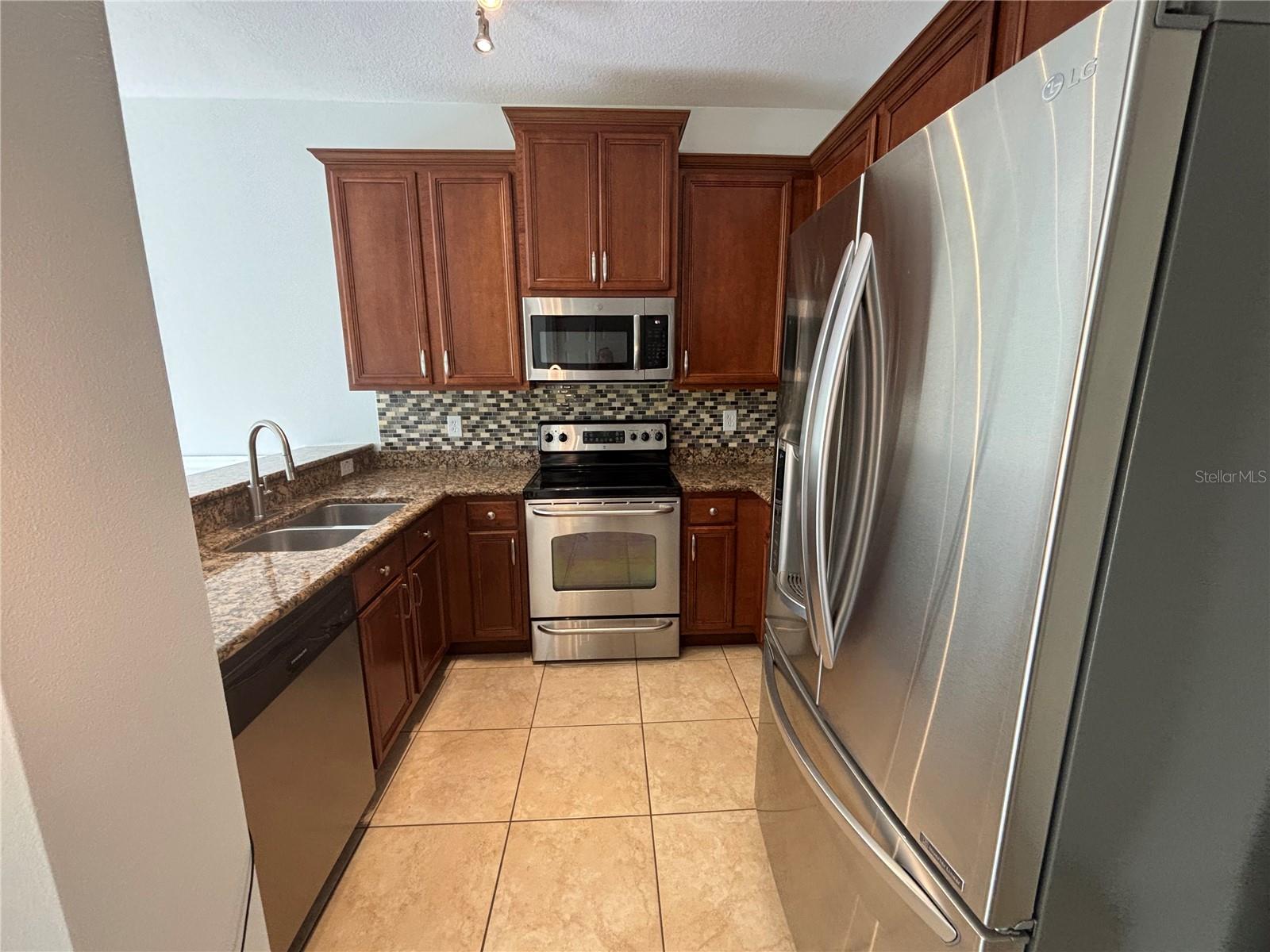 8524 SANDPIPER RIDGE AVE — photo 8