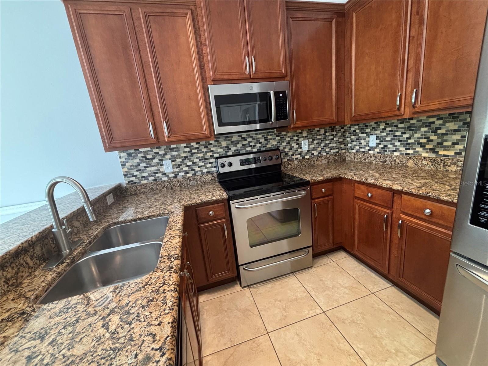 8524 SANDPIPER RIDGE AVE — photo 10