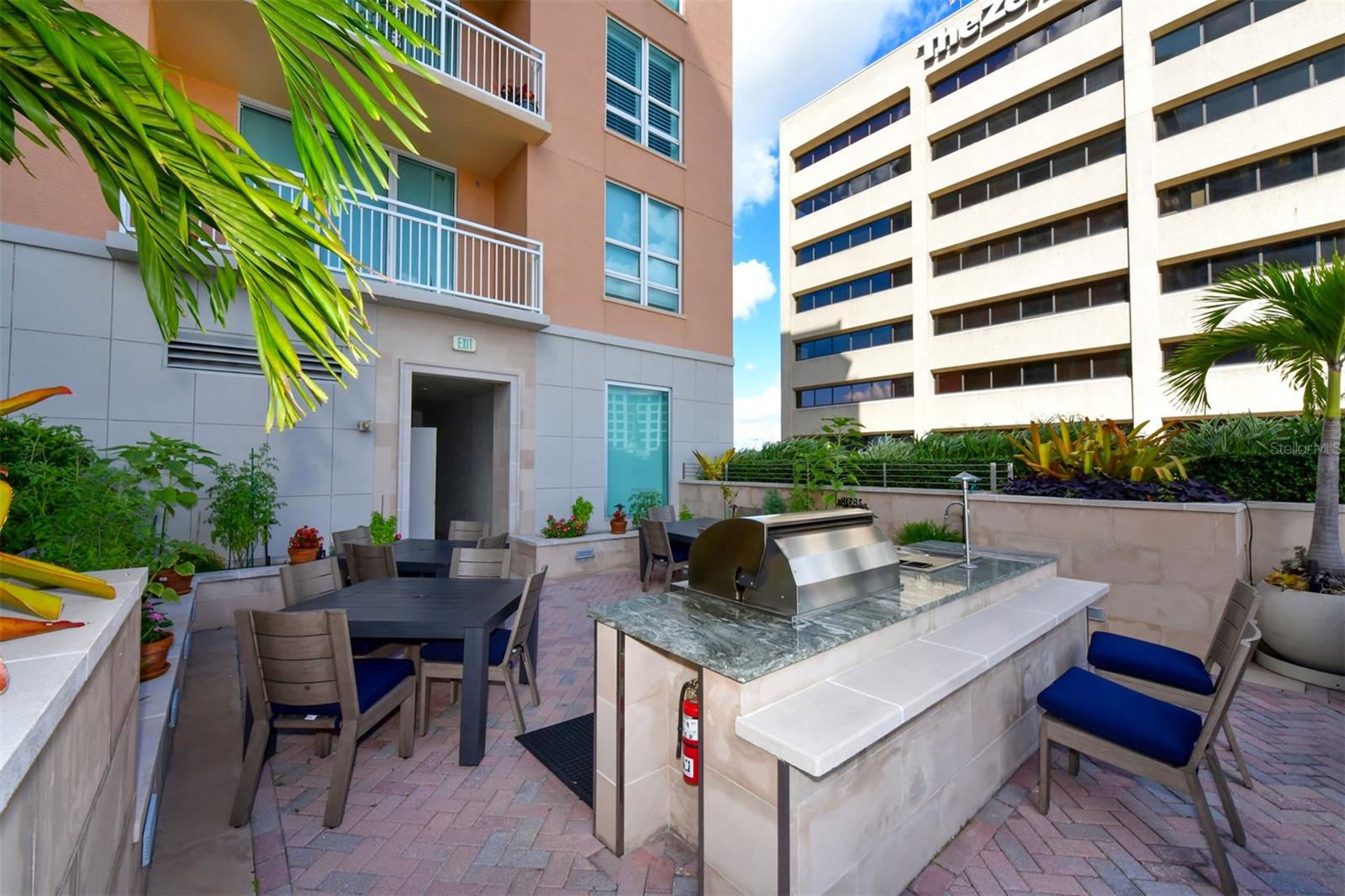 1350 MAIN ST #908 — photo 33