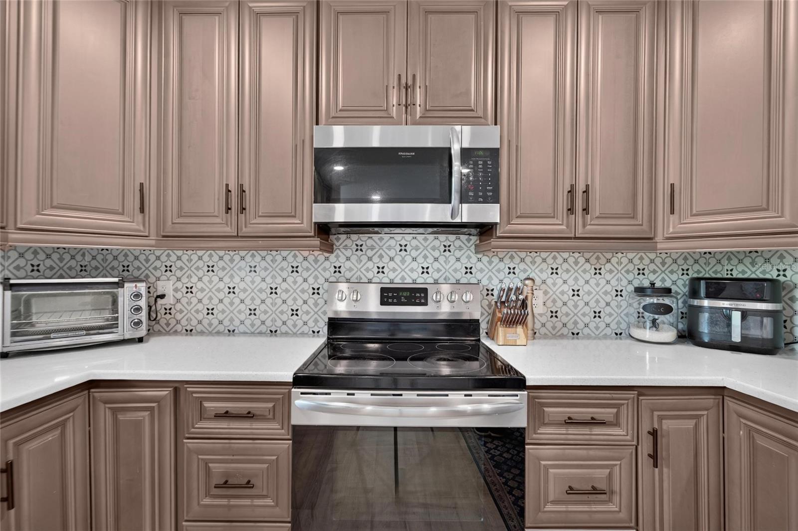 1120 LAKEMONT DR — photo 37