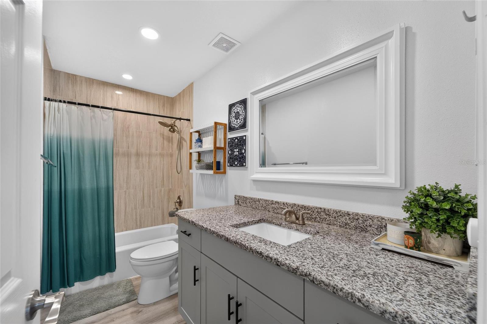 1120 LAKEMONT DR — photo 54