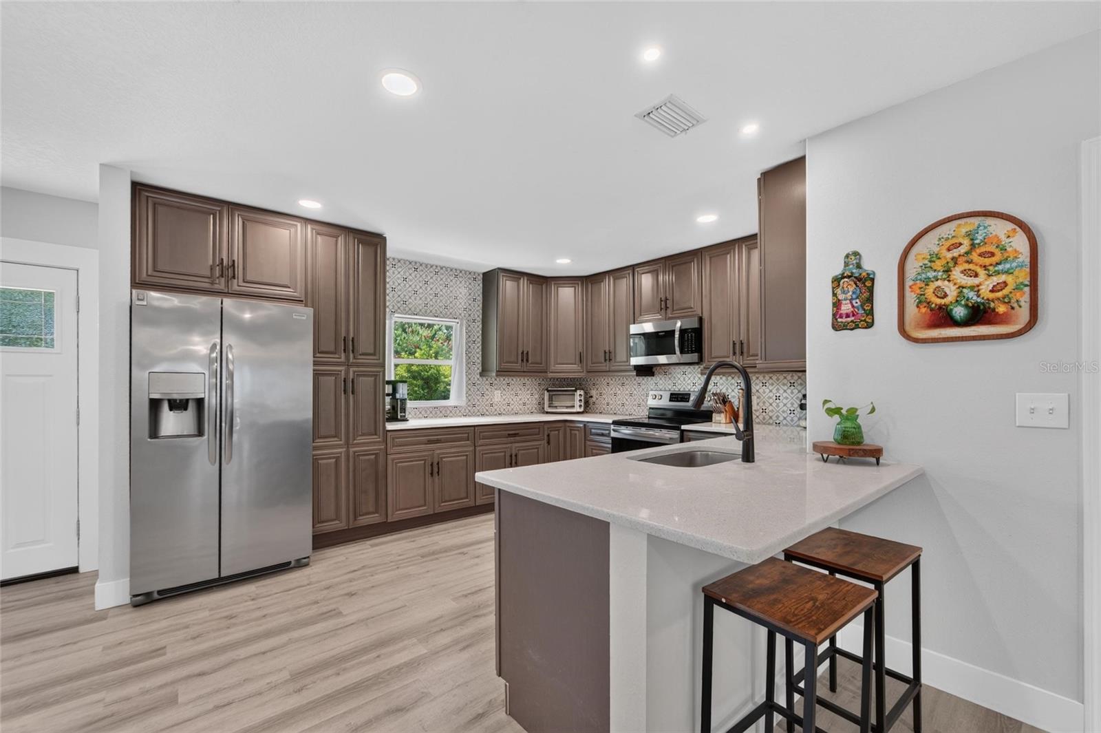 1120 LAKEMONT DR — photo 34