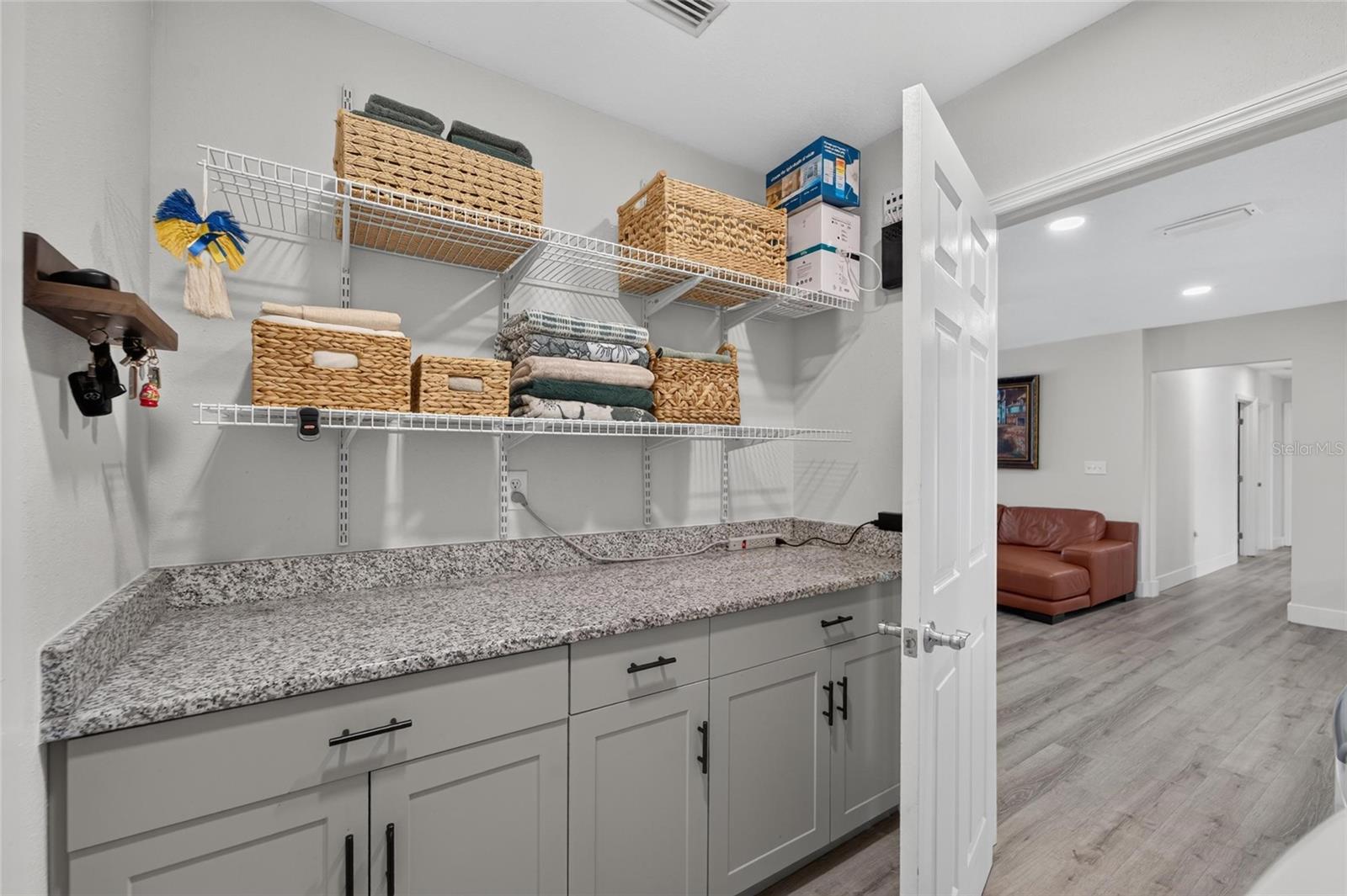 1120 LAKEMONT DR — photo 42