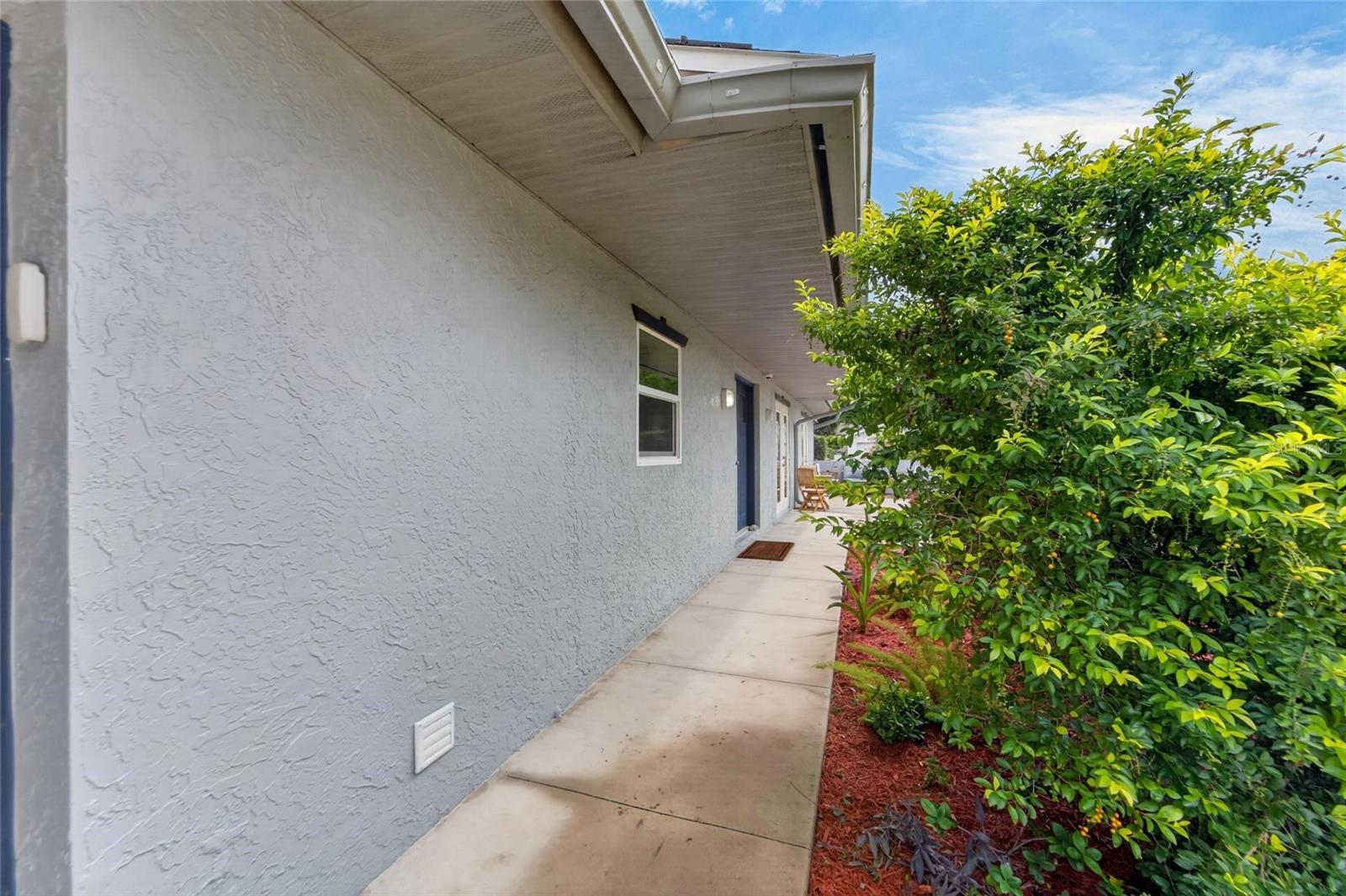 1120 LAKEMONT DR — photo 12