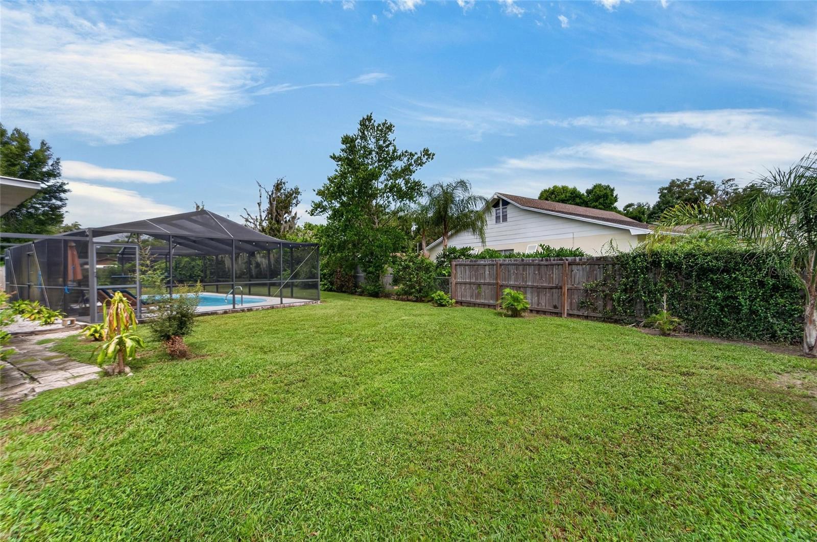 1120 LAKEMONT DR — photo 14