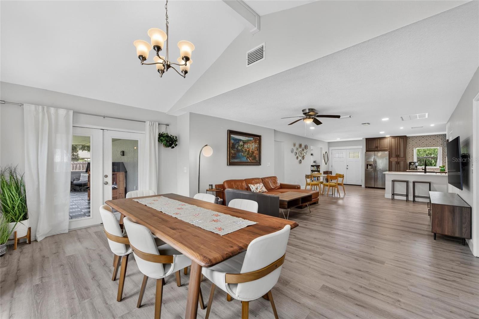 1120 LAKEMONT DR — photo 30
