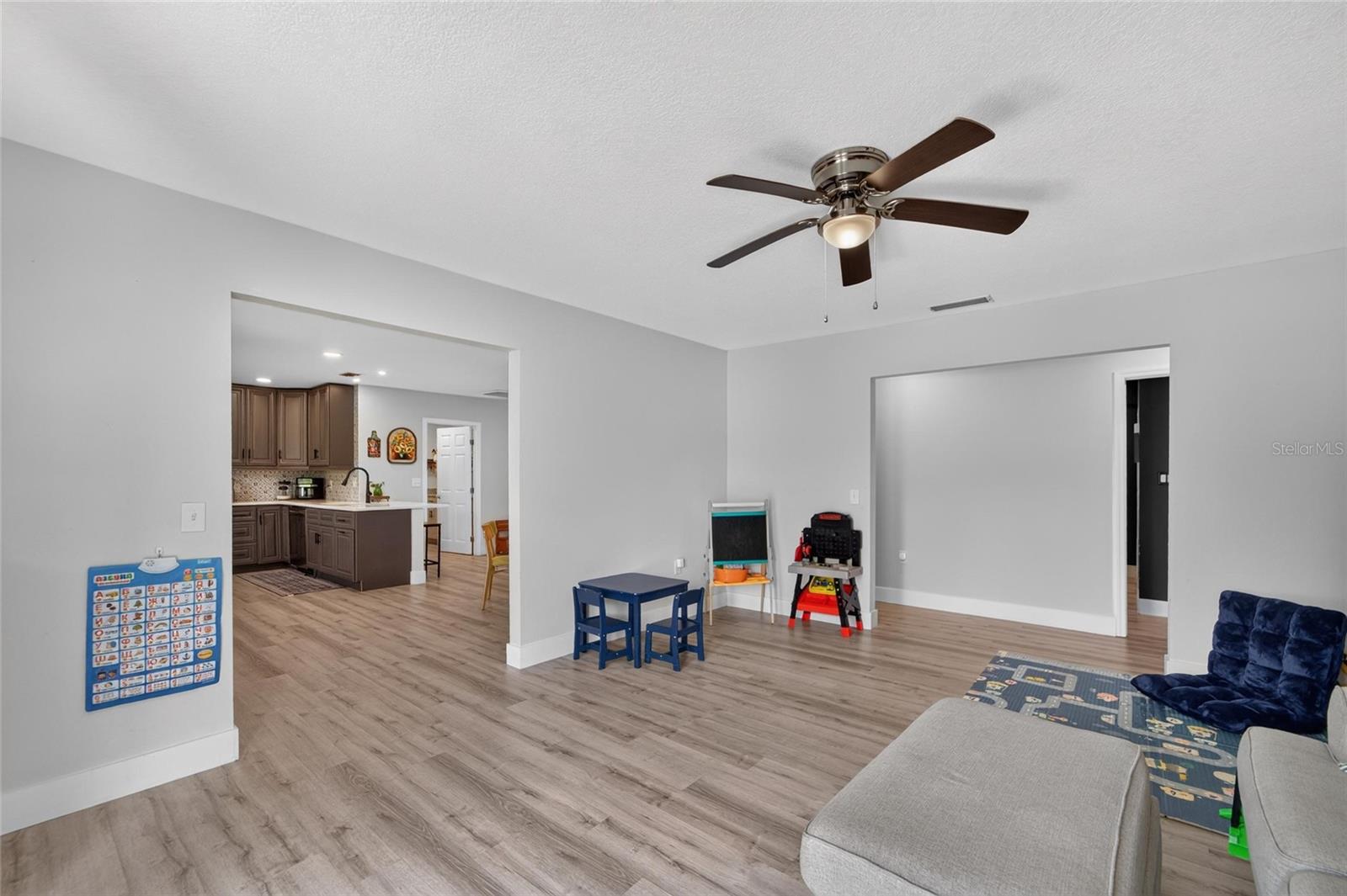 1120 LAKEMONT DR — photo 44