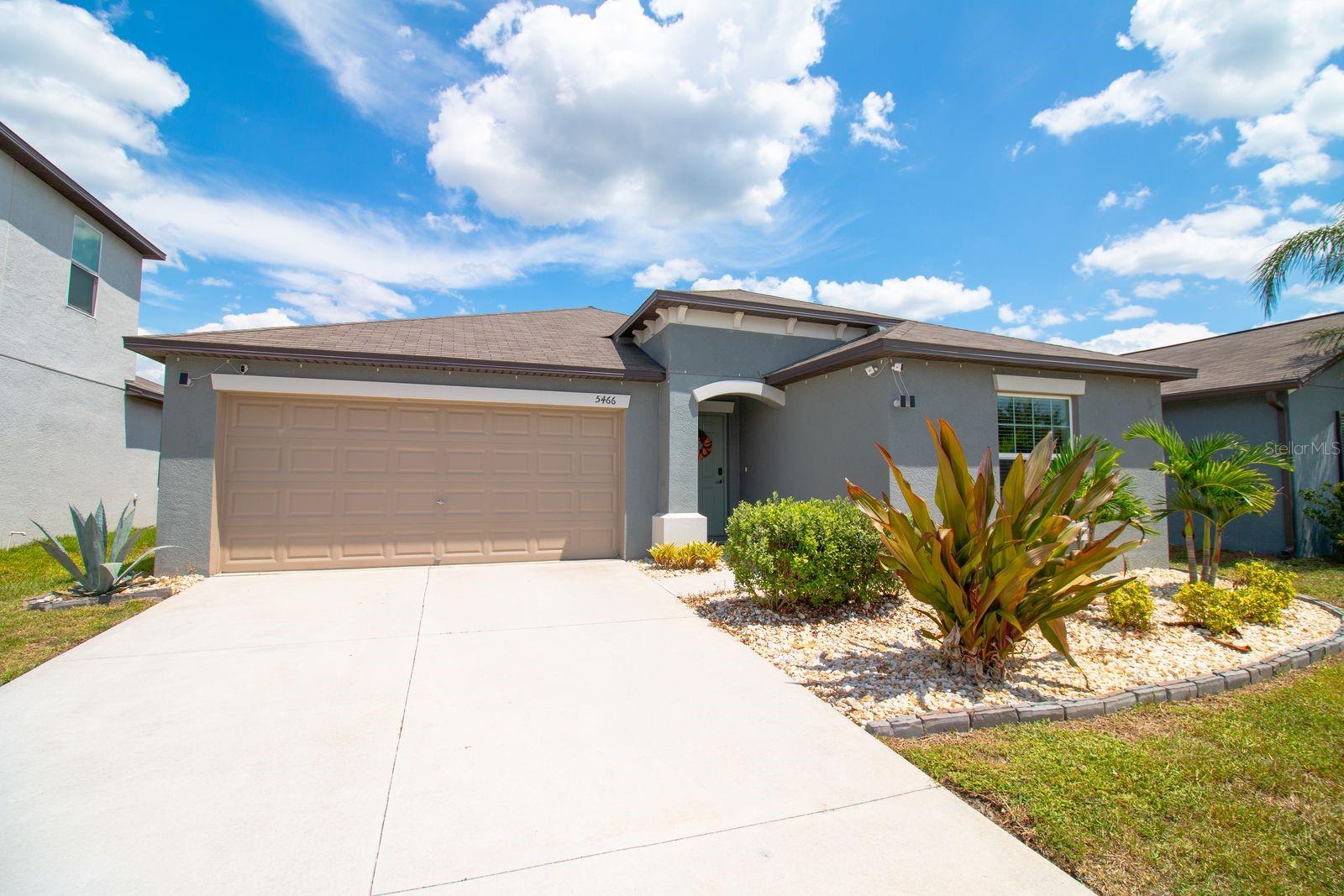 5466 BLUE AZURE DR — photo 2