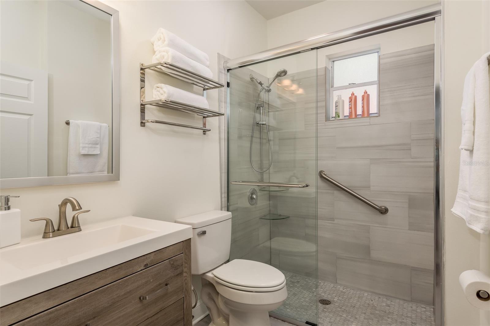 206 W WARREN AVE — photo 29