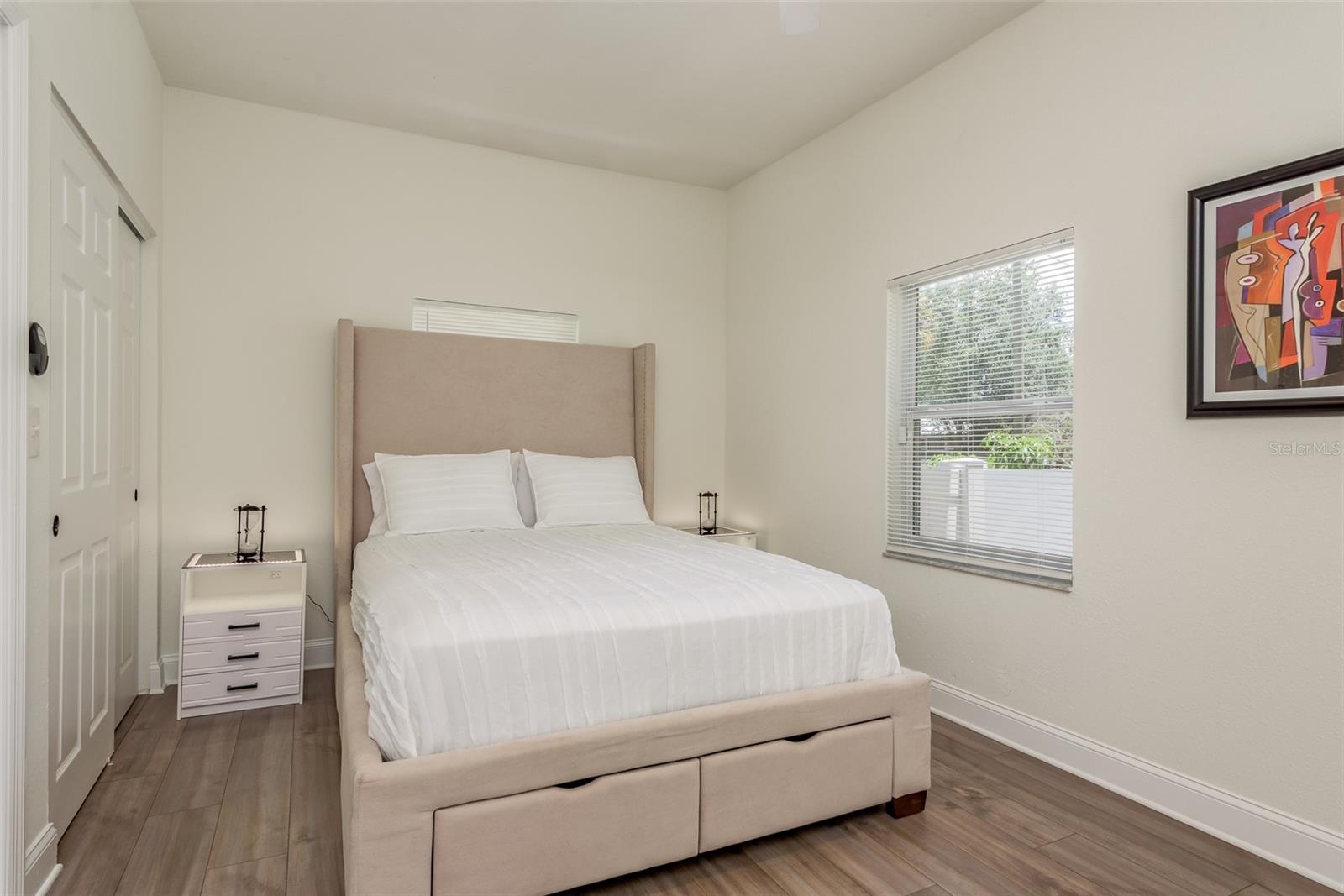 206 W WARREN AVE — photo 19