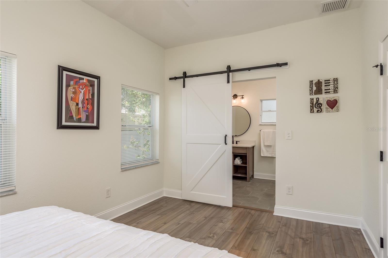 206 W WARREN AVE — photo 21