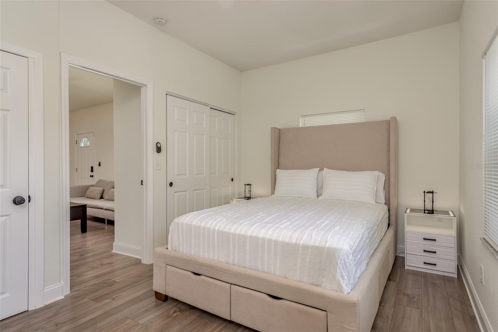 206 W WARREN AVE — photo 20