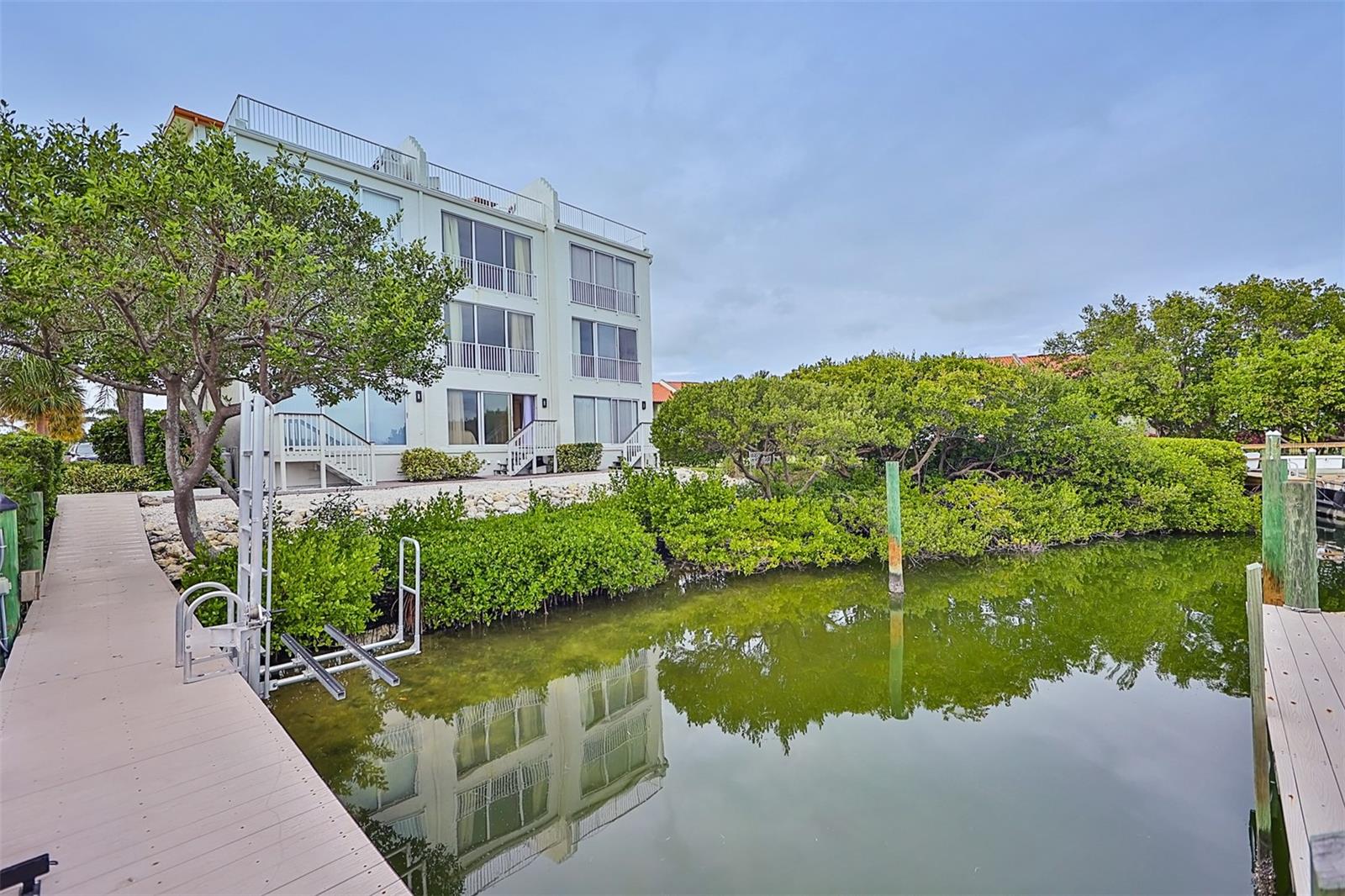 1593 PINELLAS BAYWAY S — photo 47