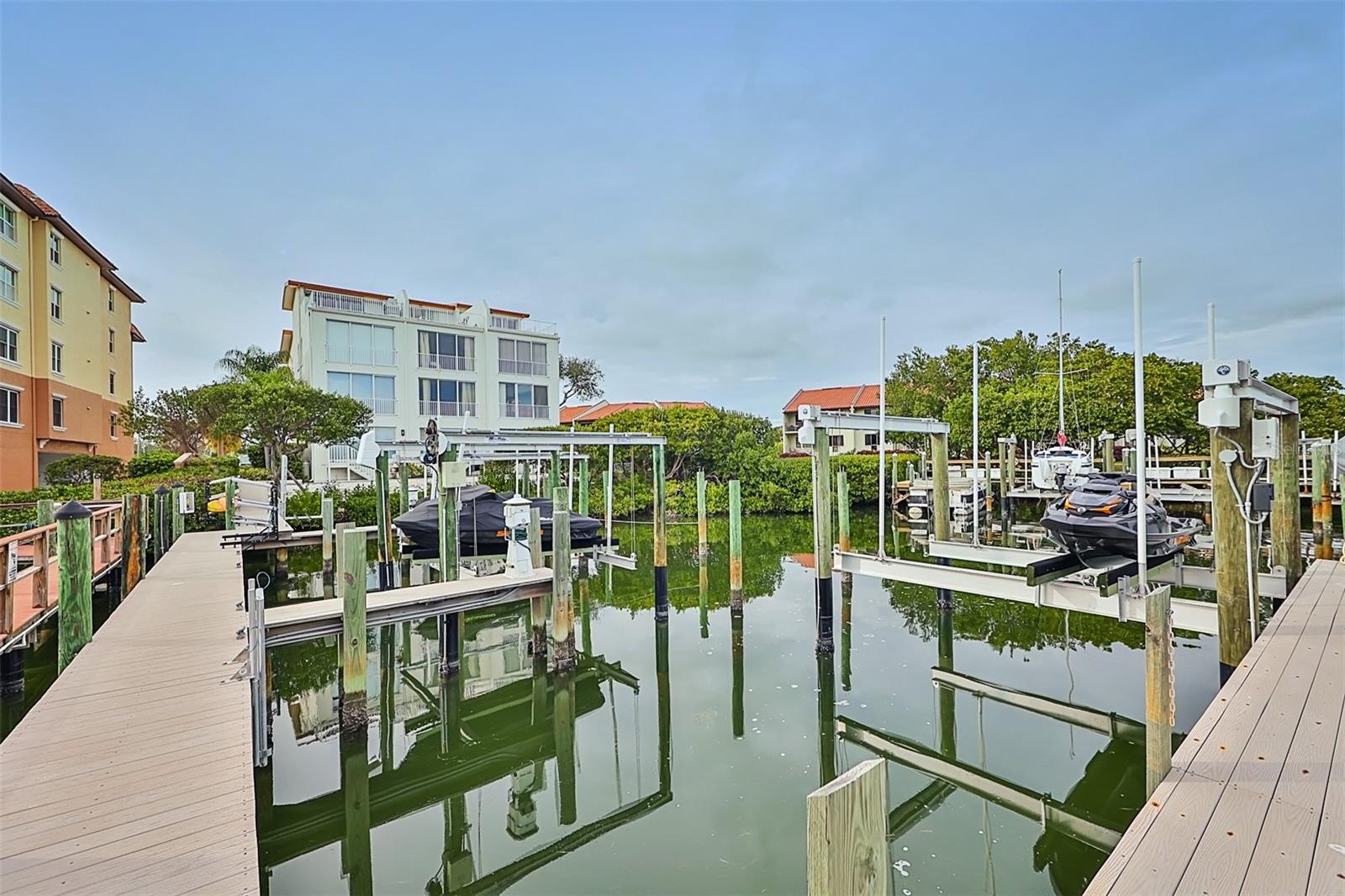 1593 PINELLAS BAYWAY S — photo 4