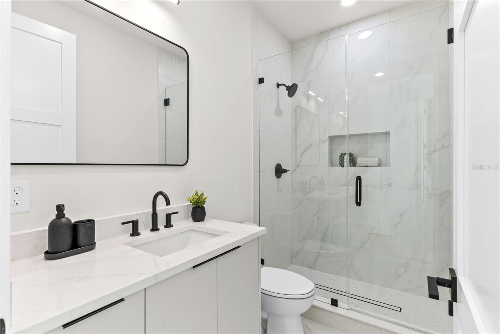 1005 W BRADDOCK ST — photo 35