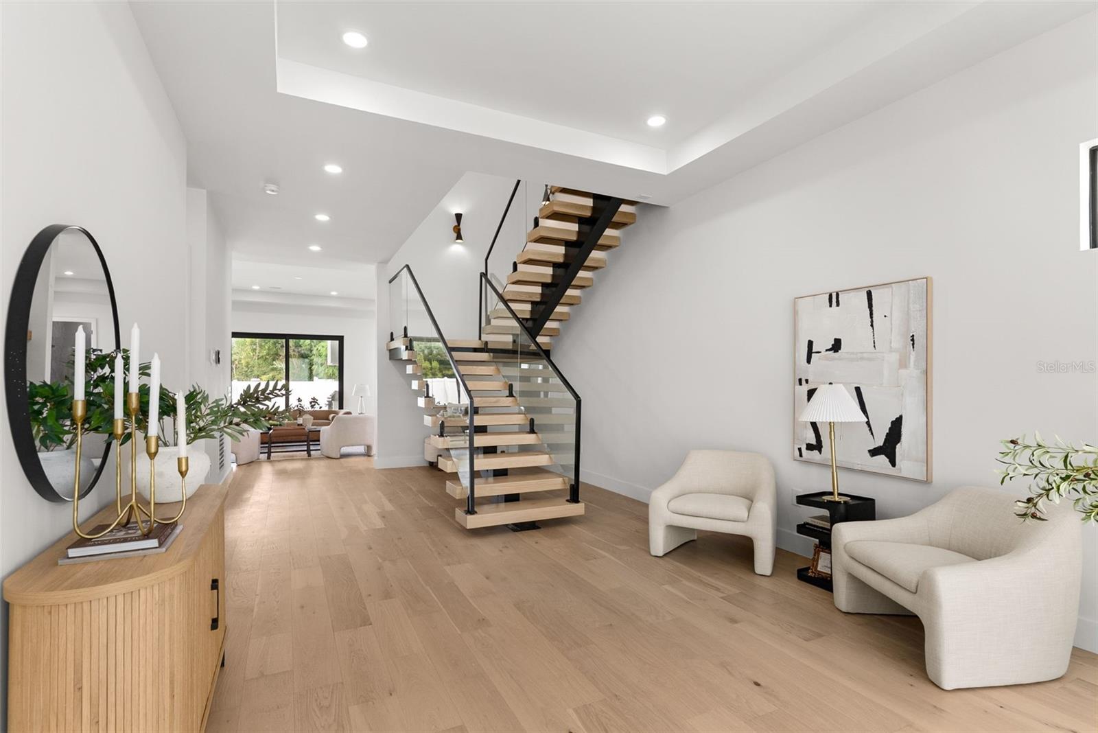 1005 W BRADDOCK ST — photo 8