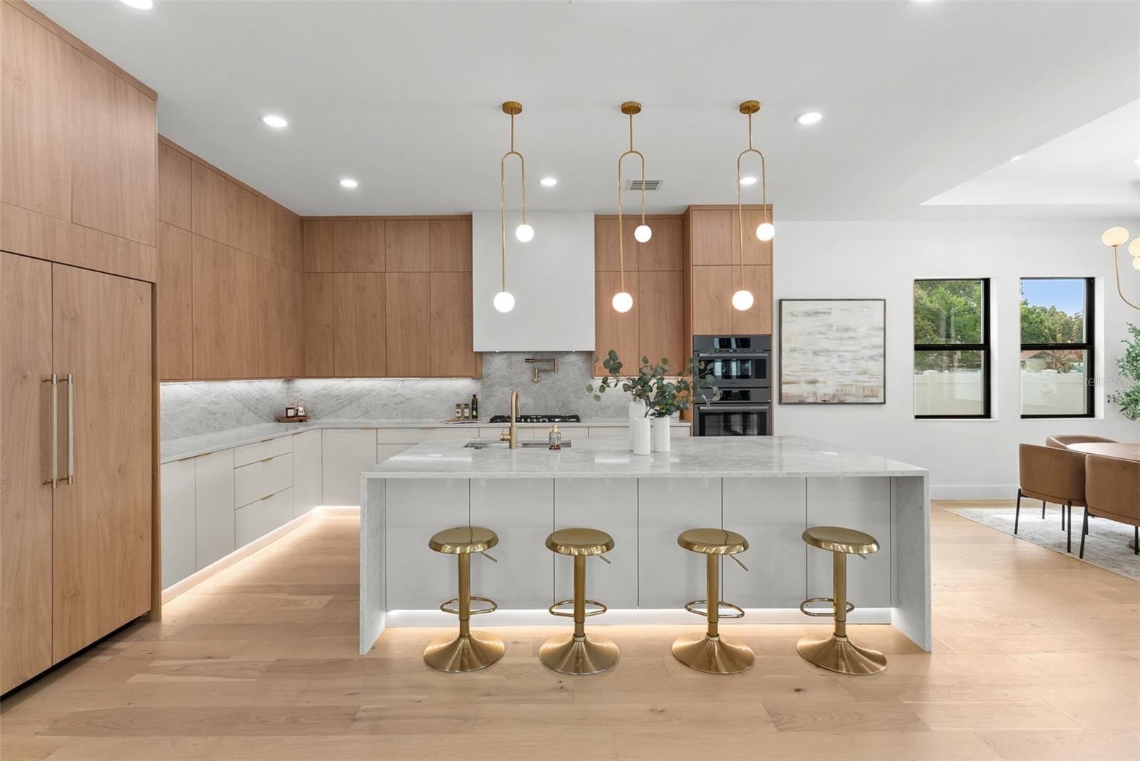 1005 W BRADDOCK ST — photo 16