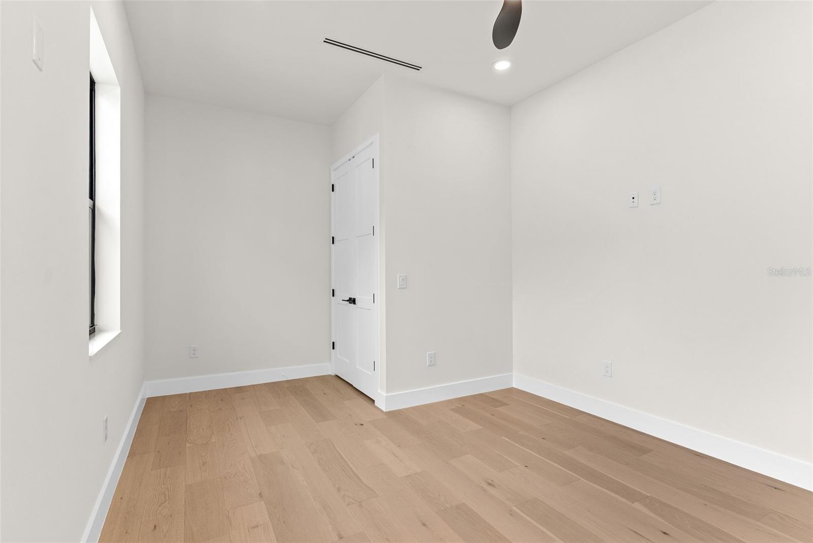 1005 W BRADDOCK ST — photo 41