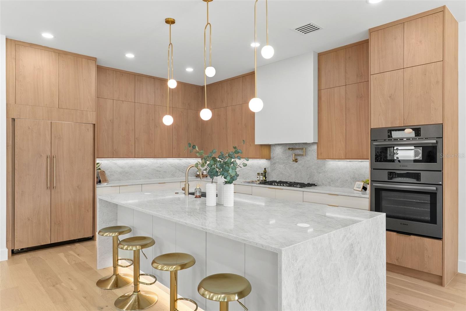 1005 W BRADDOCK ST — photo 18