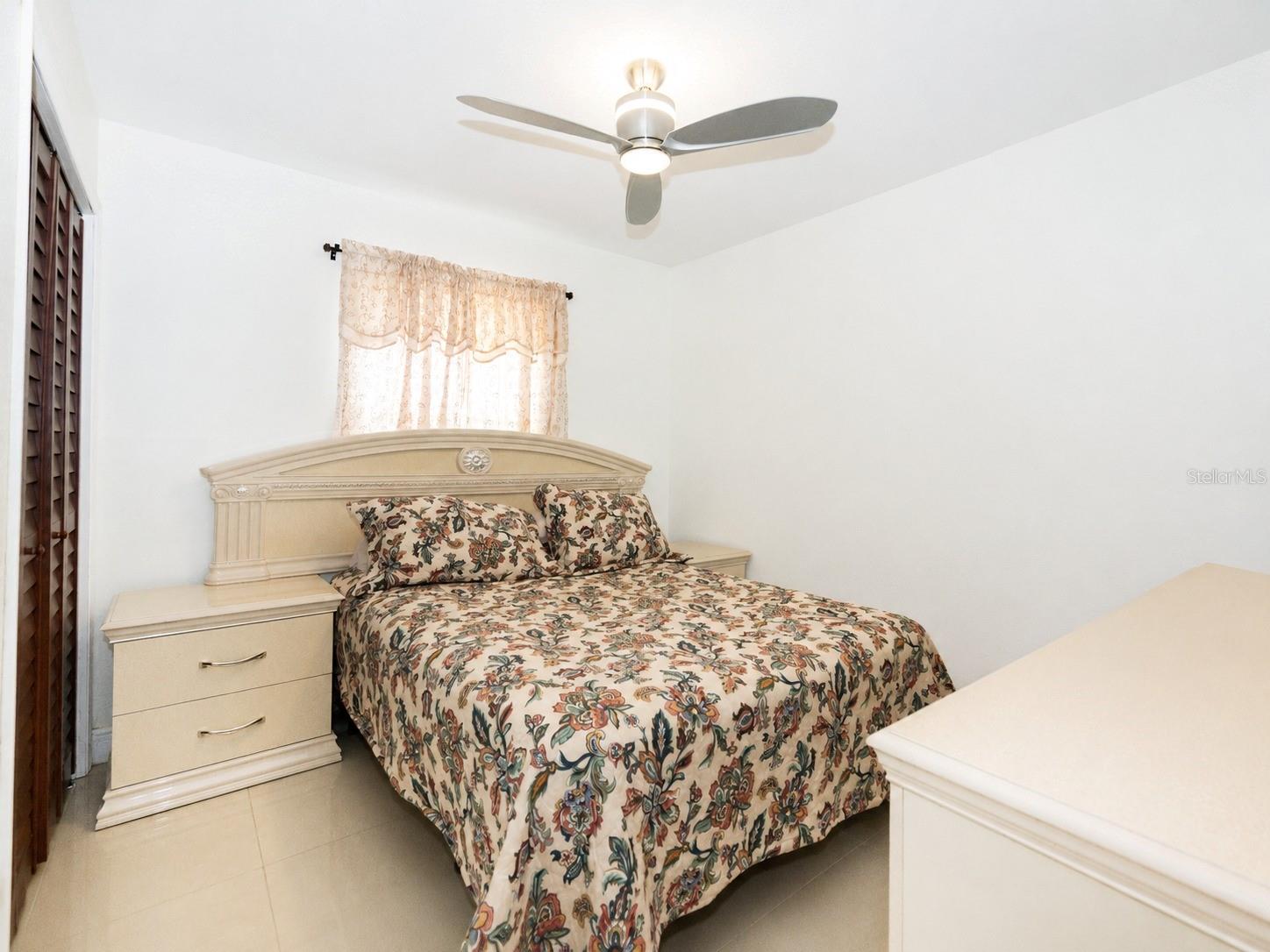 4409 W HANNA AVE — photo 17