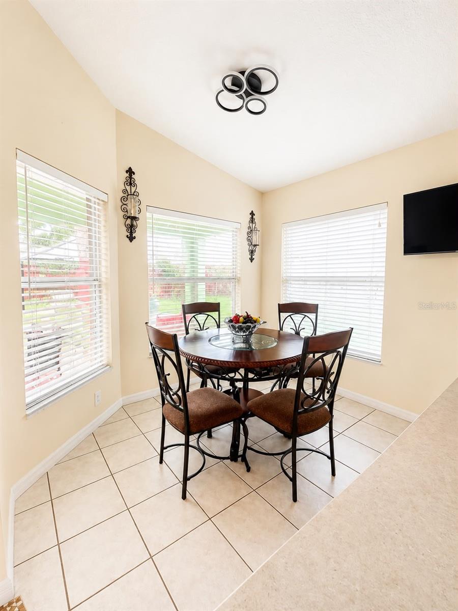 9708 WHITE BARN WAY — photo 10