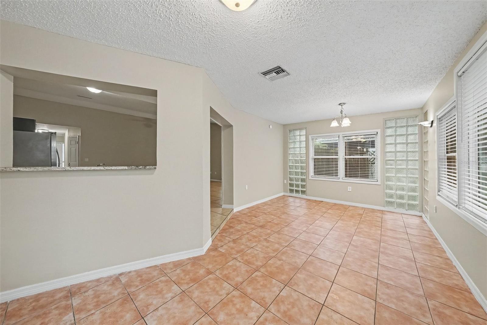 7623 BRAMBLEWOOD DR — photo 8