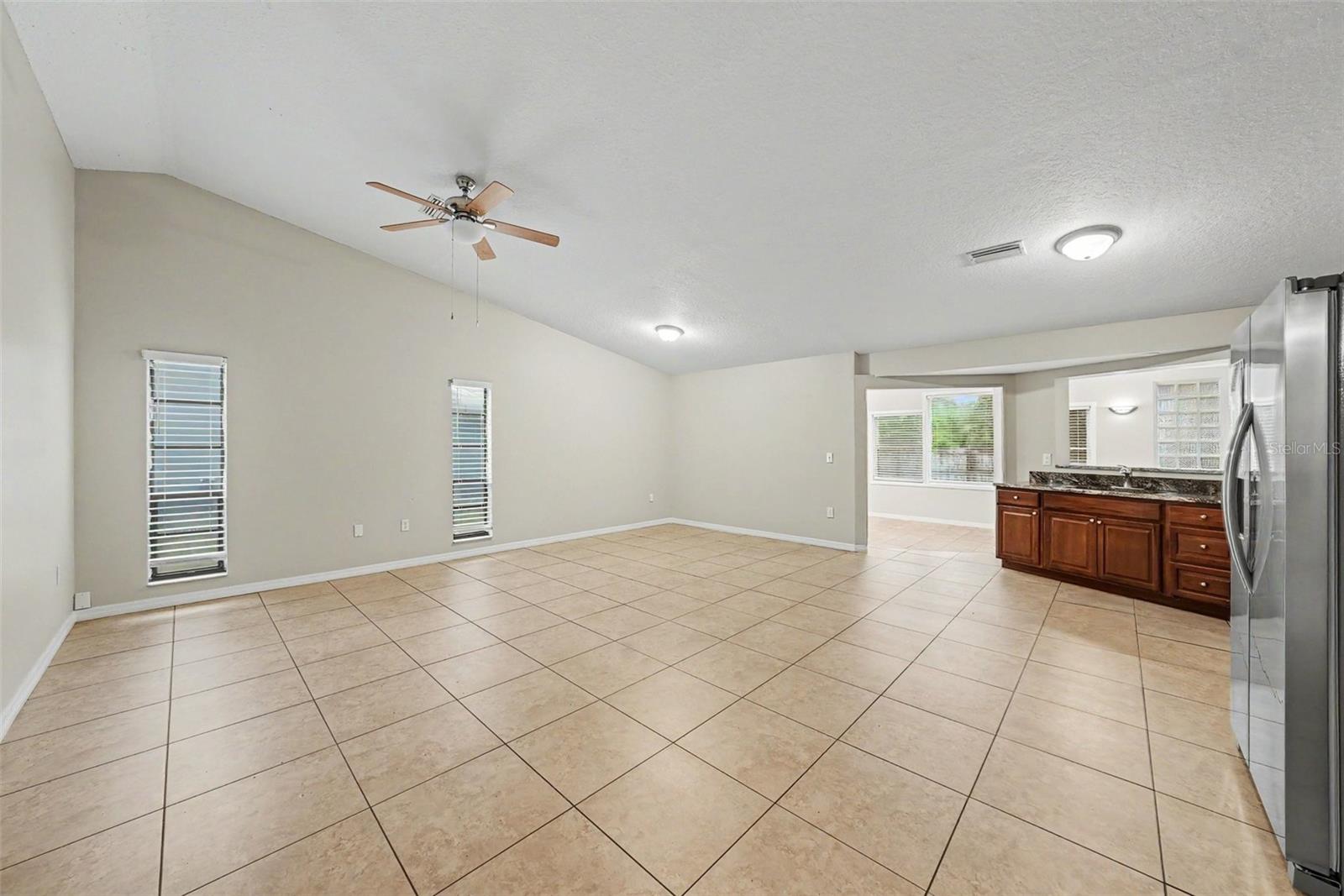 7623 BRAMBLEWOOD DR — photo 4