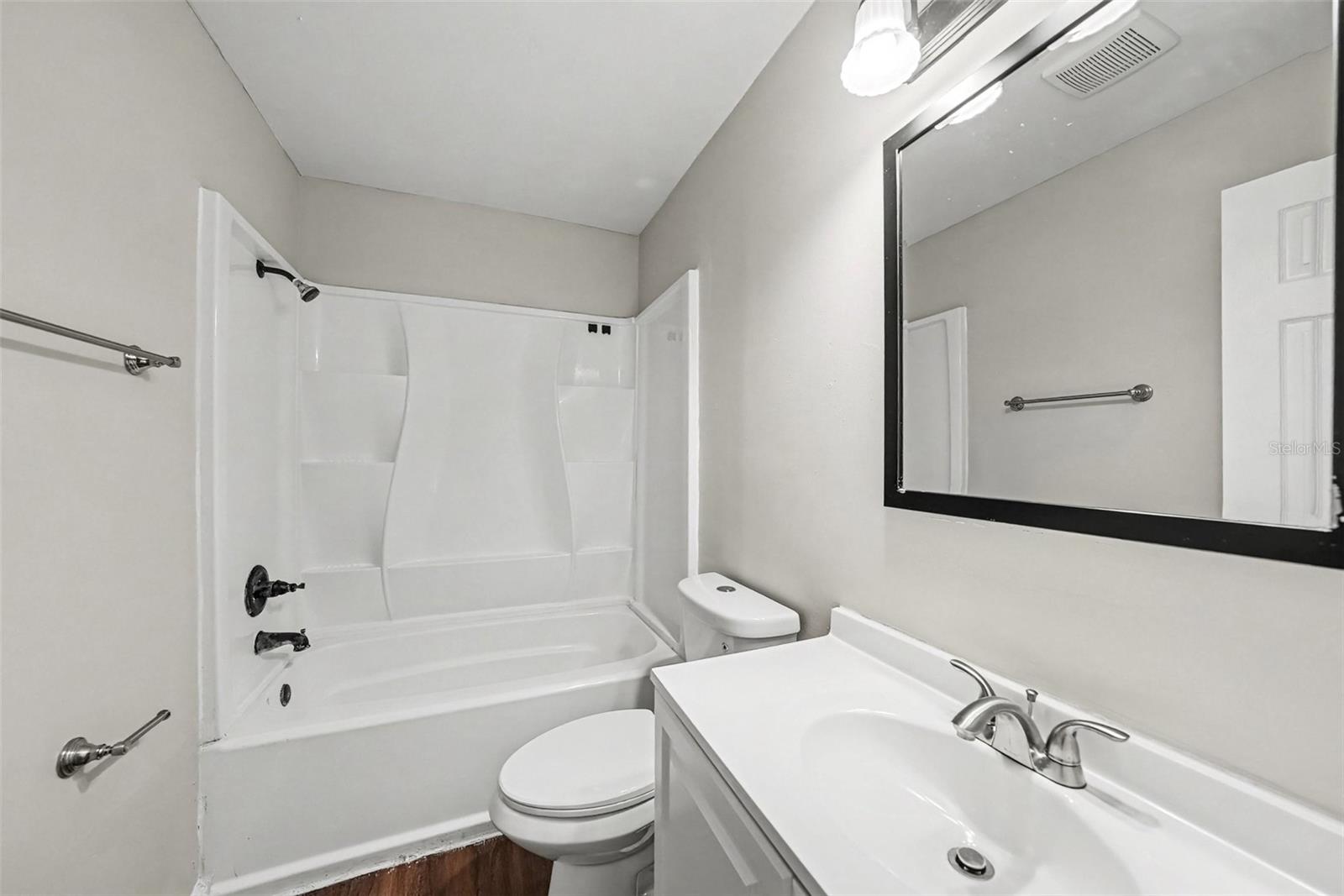 7623 BRAMBLEWOOD DR — photo 16