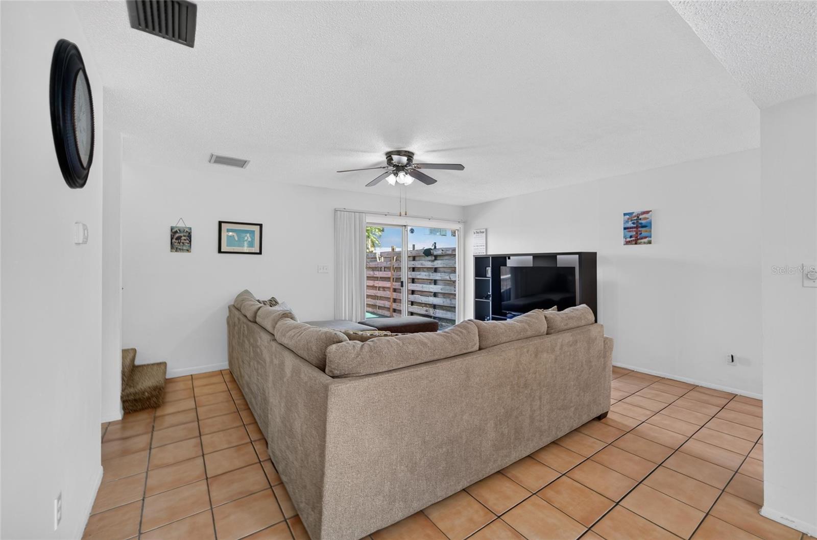1131 LONGFELLOW RD — photo 7