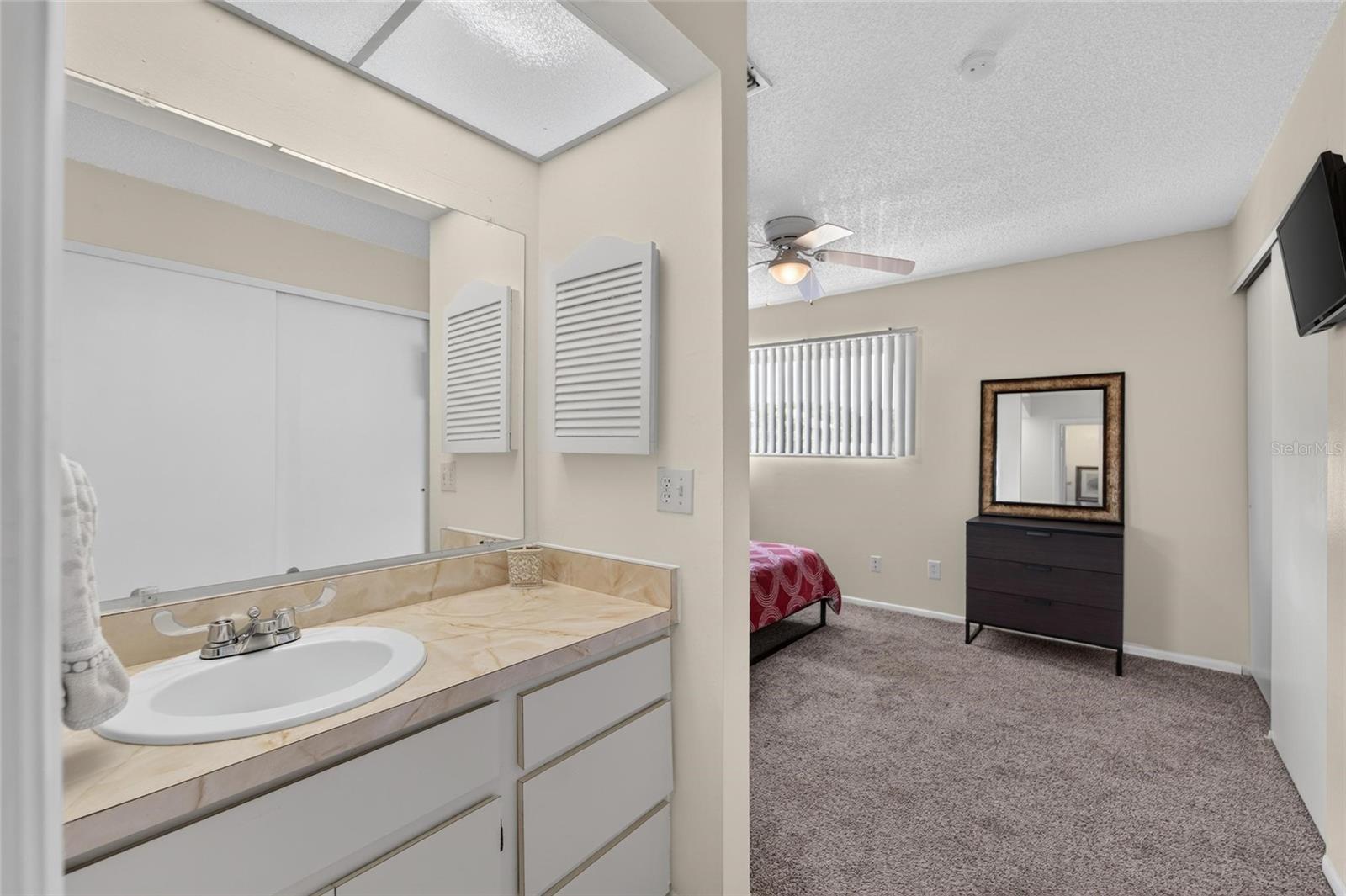 1131 LONGFELLOW RD — photo 37