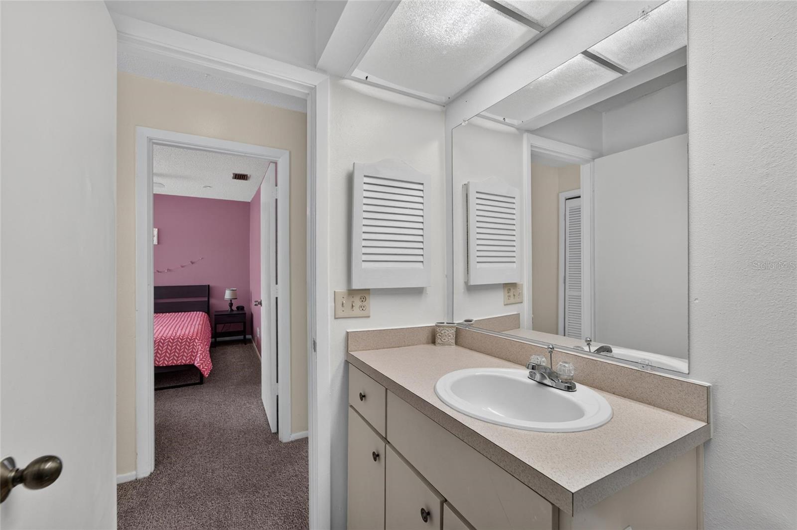 1131 LONGFELLOW RD — photo 23